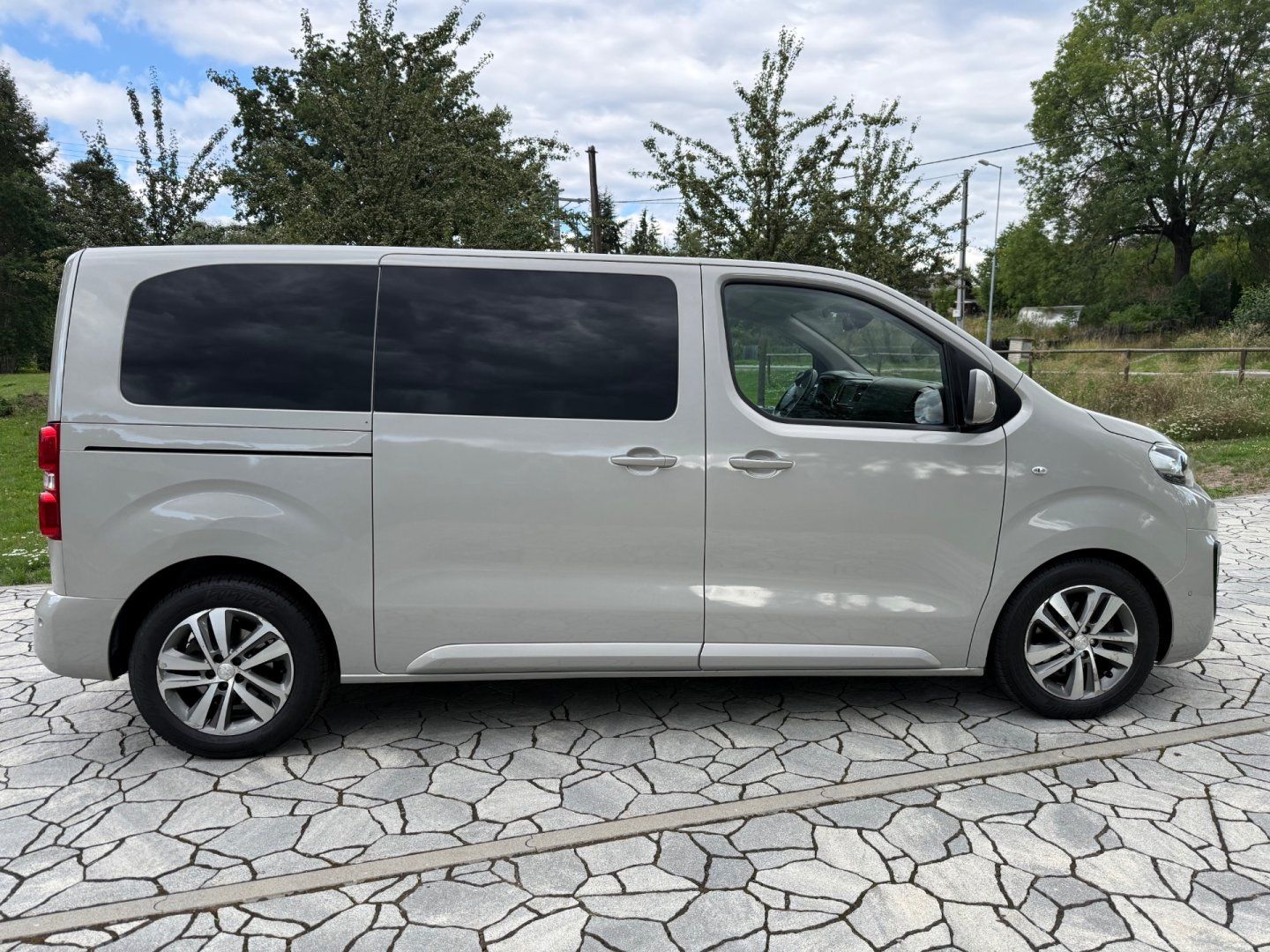 Peugeot Traveller, 2.0HDI 130kW 8MÍST BUSINESS - fotka 5