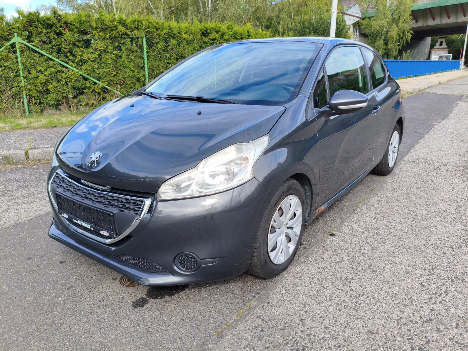 Peugeot 208, 1,6 eHDI 68Kw - fotka 2