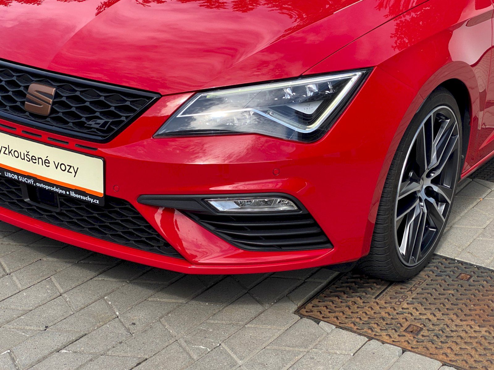 Seat Leon, Cupra 2.0 TSI 221 kW 4x4 DSG - fotka 6