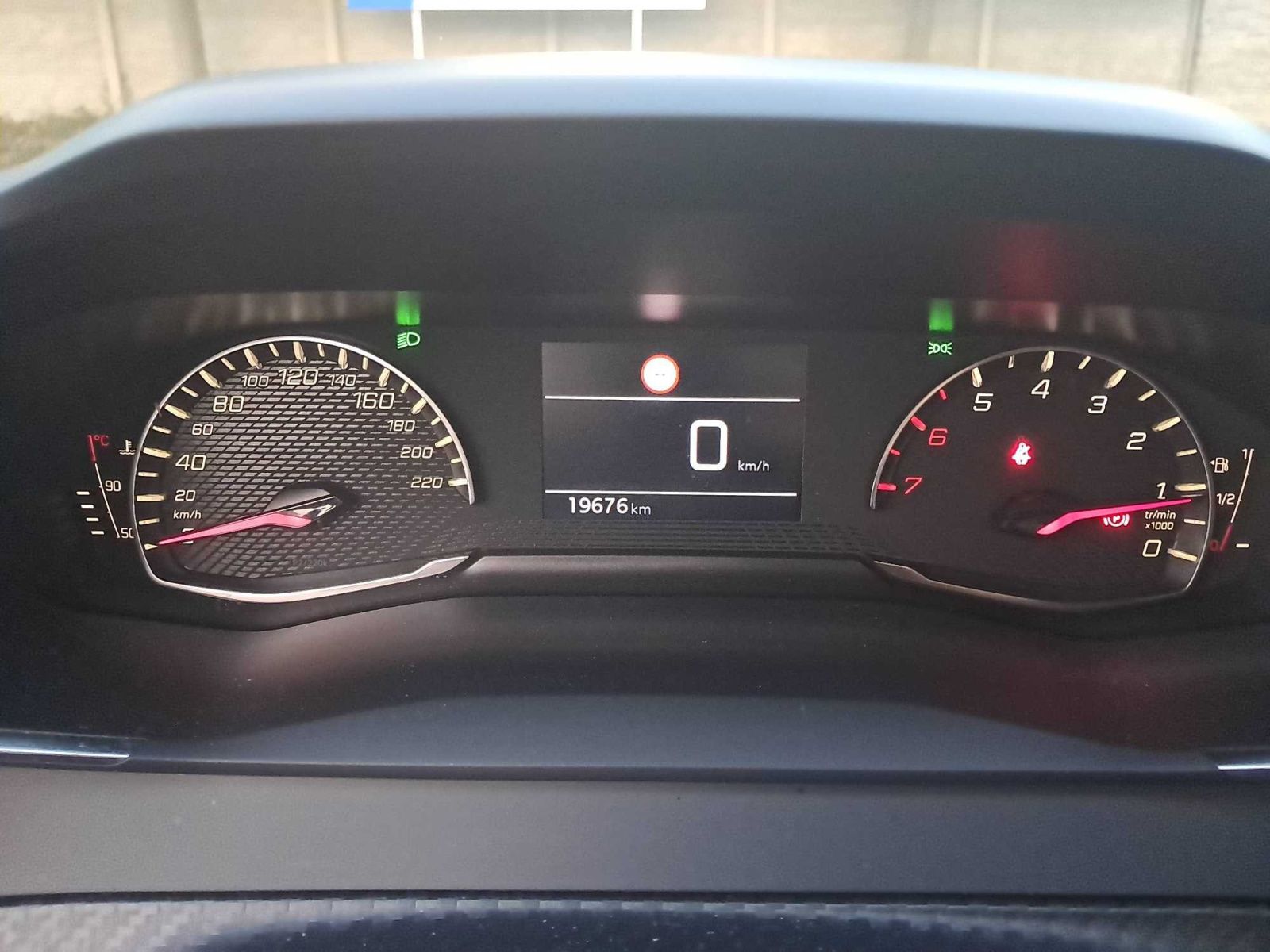 Peugeot 208, 1.2 PureTech, Záruka, ČR,1.maj - fotka 3