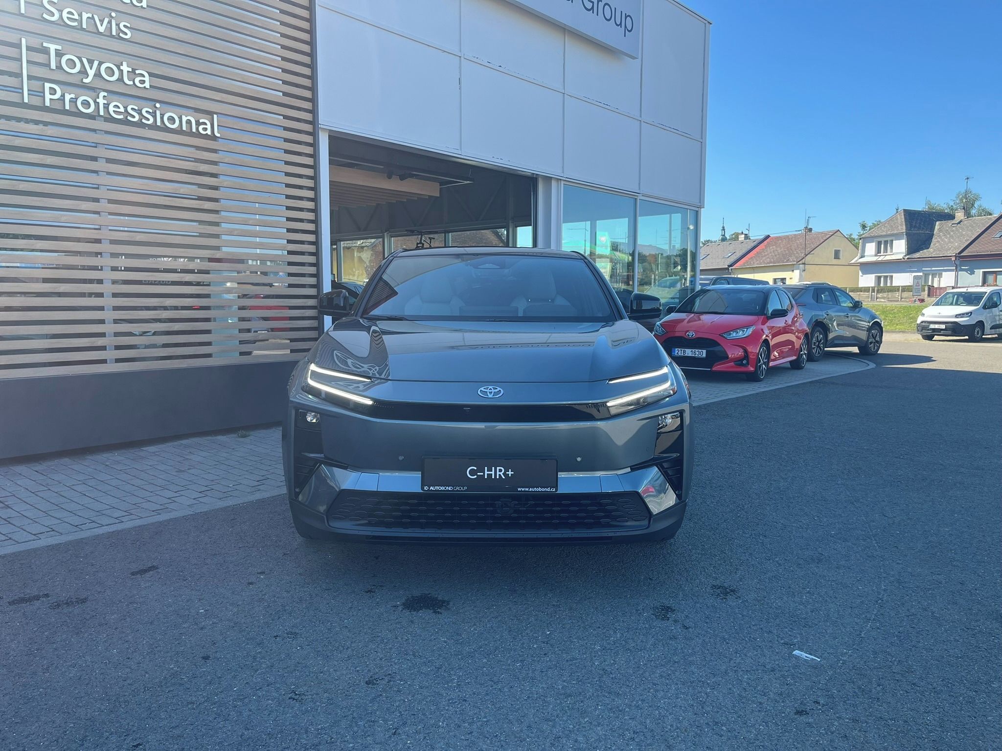 Toyota C-HR, BEV 4x4 Executive - fotka 2