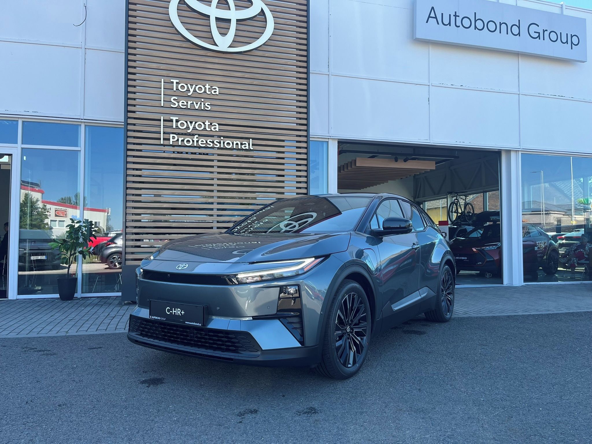 Toyota C-HR, BEV 4x4 Executive
