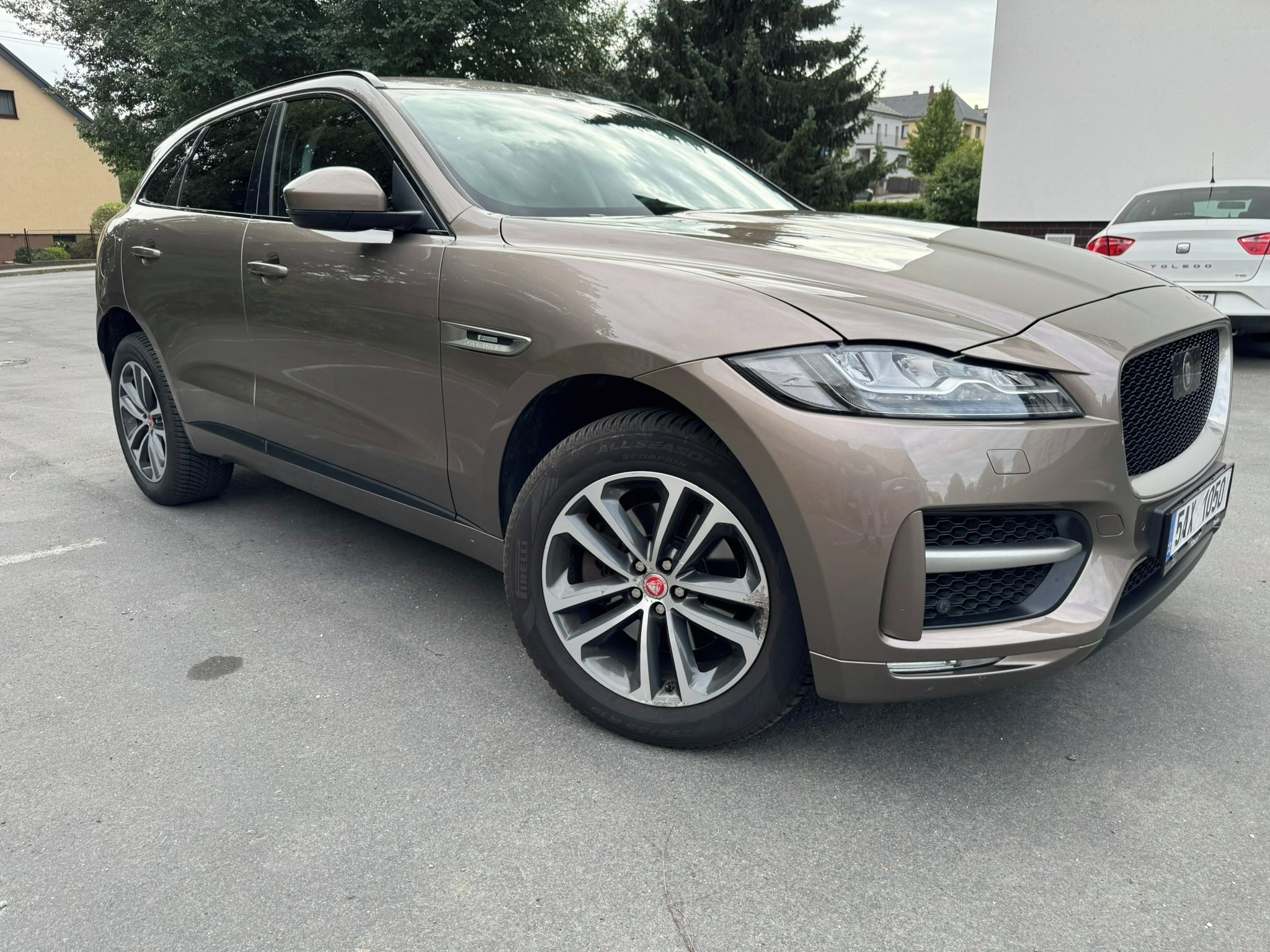 Jaguar F-Pace, Jaguar F-PACE 30d AWD 3.0 V6 - fotka 3
