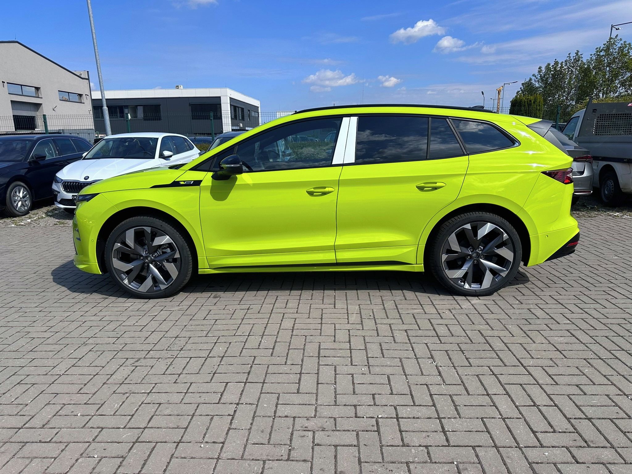 Škoda Enyaq, VRS, 4x4,250 kW, 82kWh,SKLADEM - fotka 2