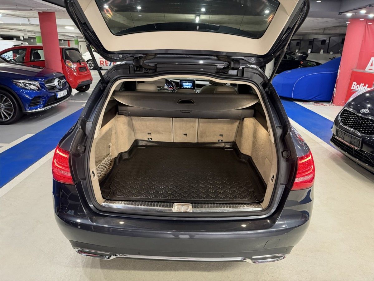 Mercedes-Benz Třídy C, 2,2 CDi - panorama - fotka 5