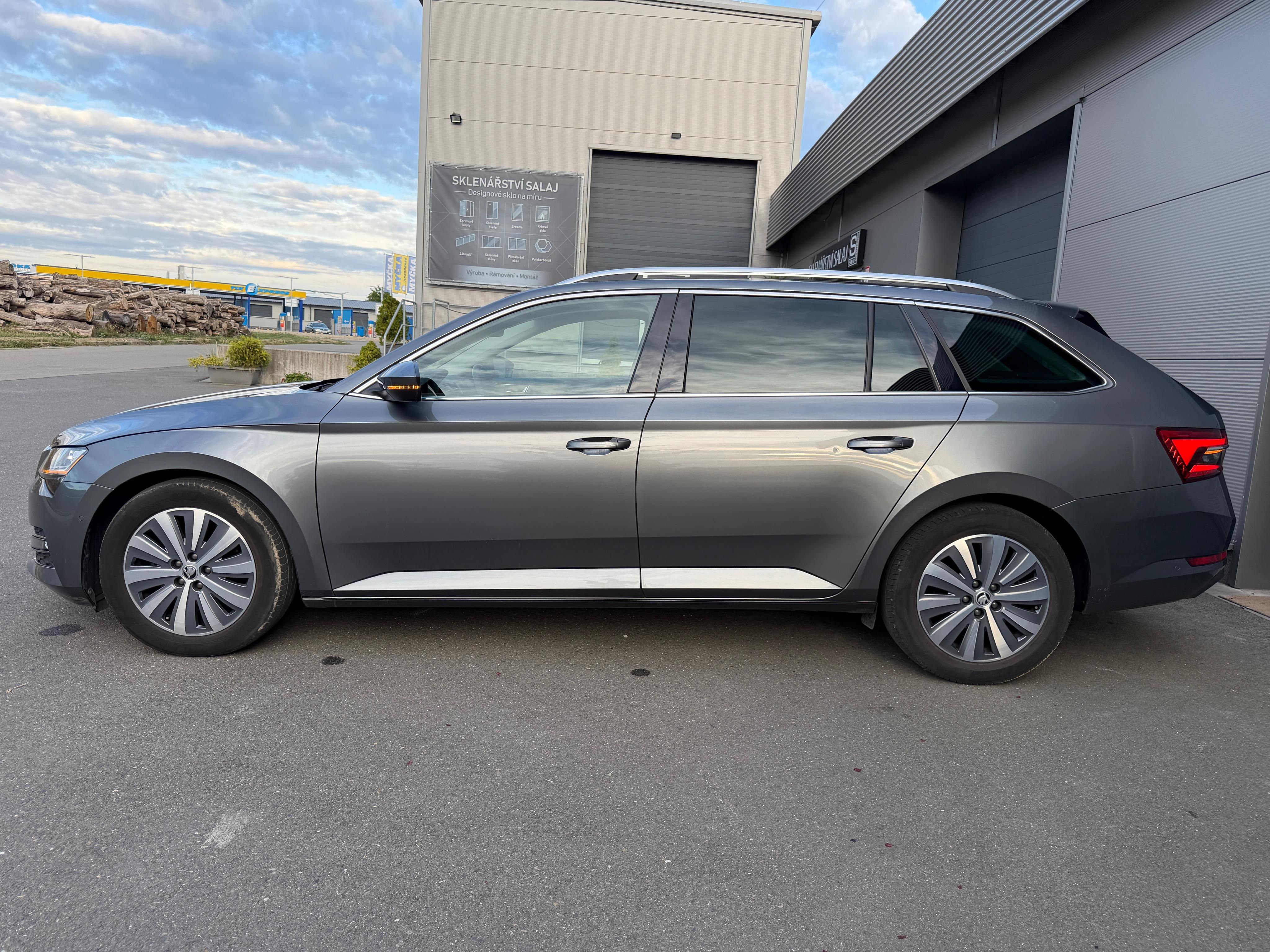 Škoda Superb, STYLE Combi 2.0 TDi 110kW DSG - fotka 6