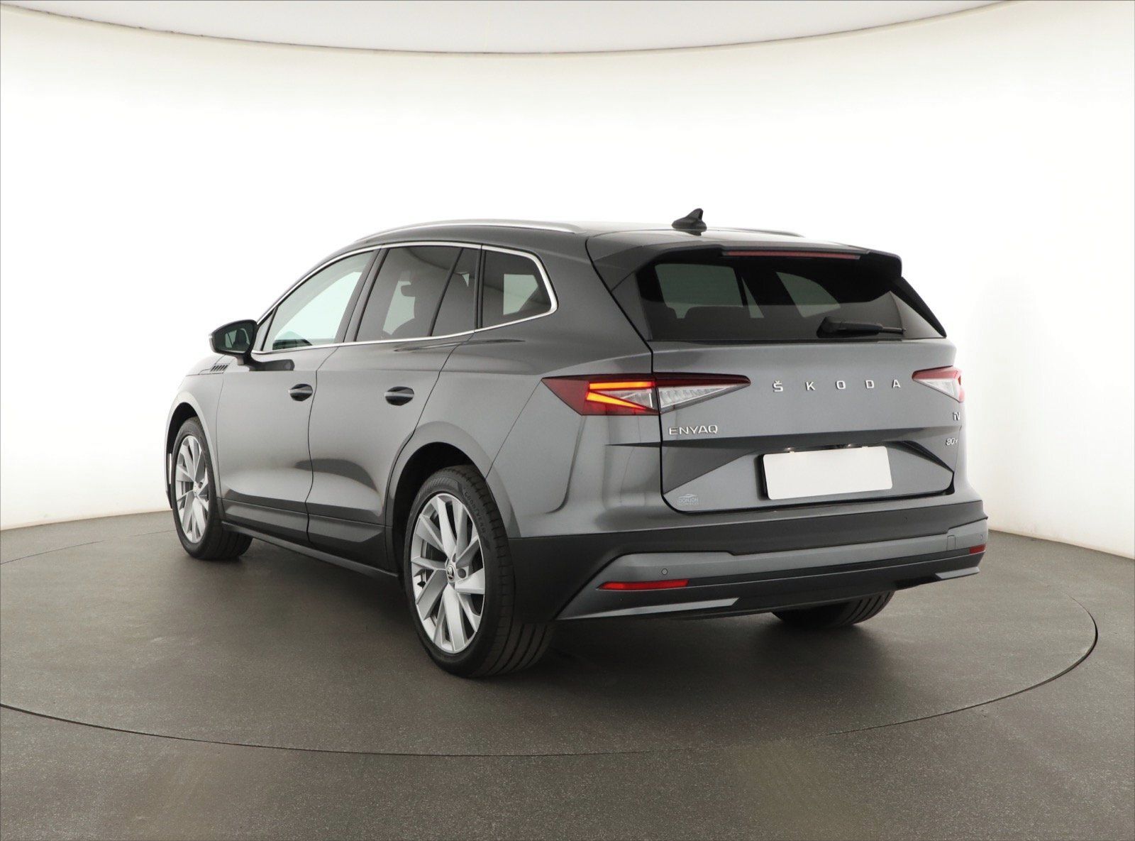 Škoda Enyaq, iV 80x (82 kWh), SoH 93% - fotka 4