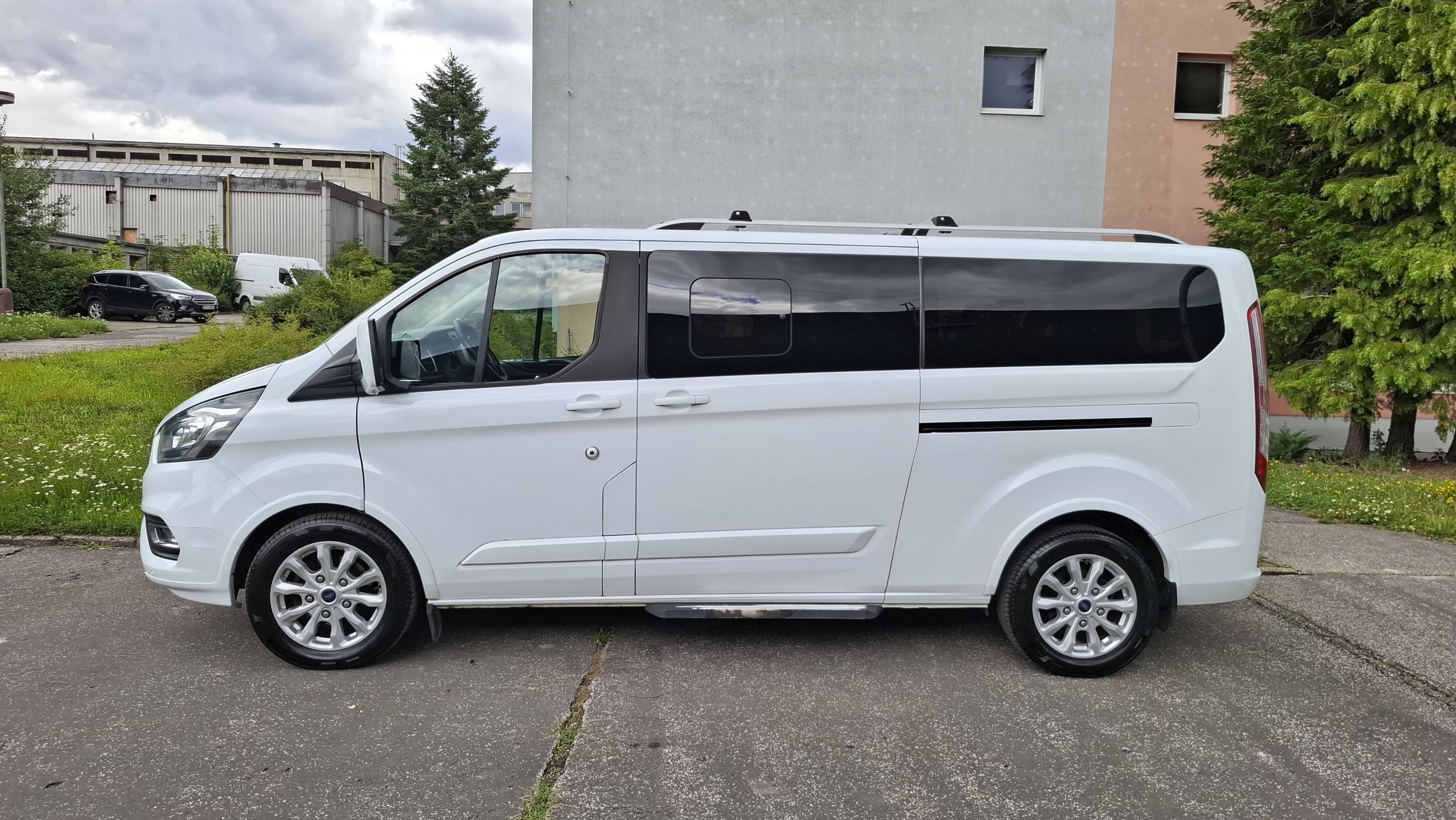 Ford Tourneo Custom, 2.0 Ecoblue diesel 125 kW - fotka 3