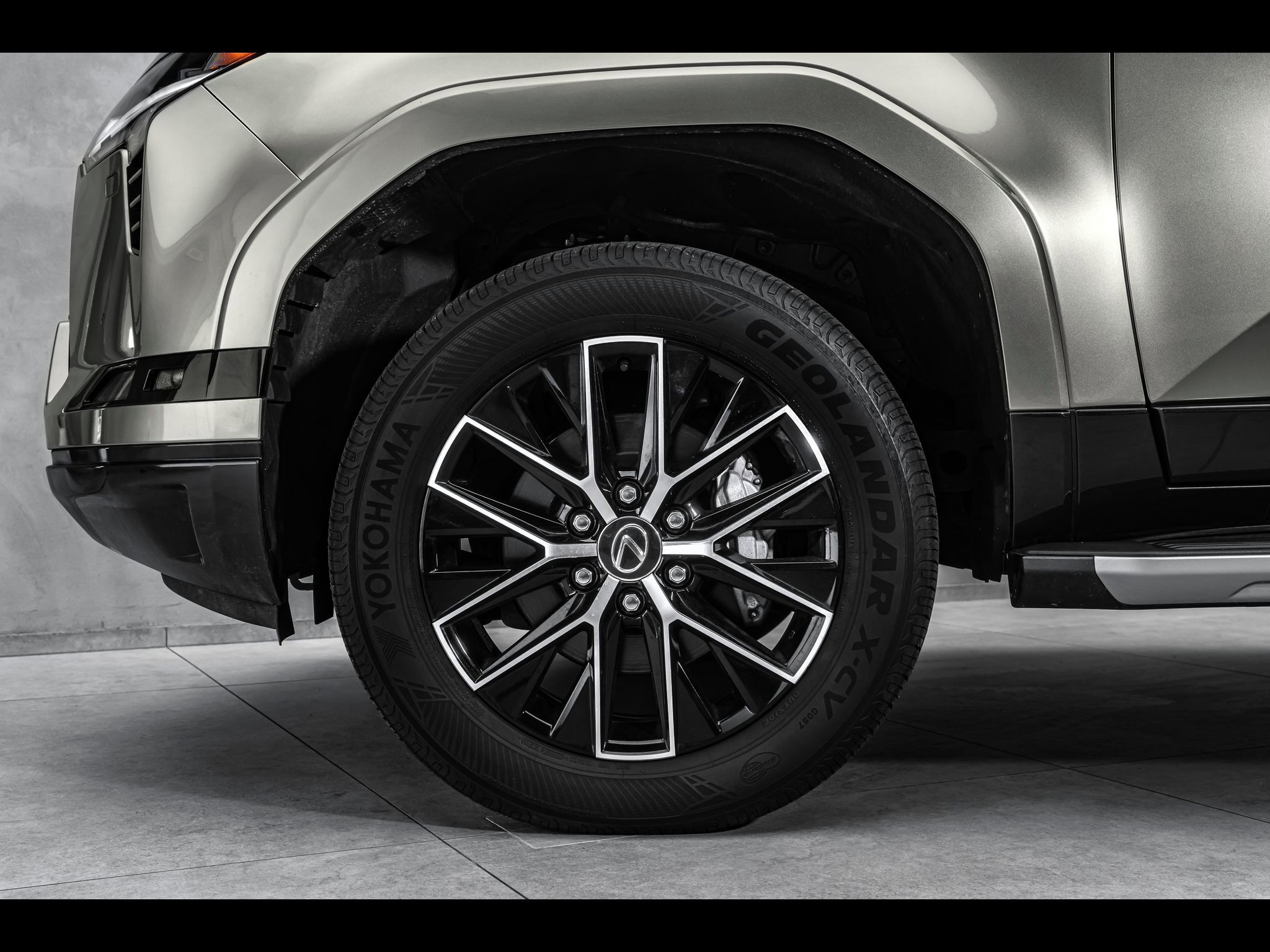 Lexus, Premium+ - fotka 2