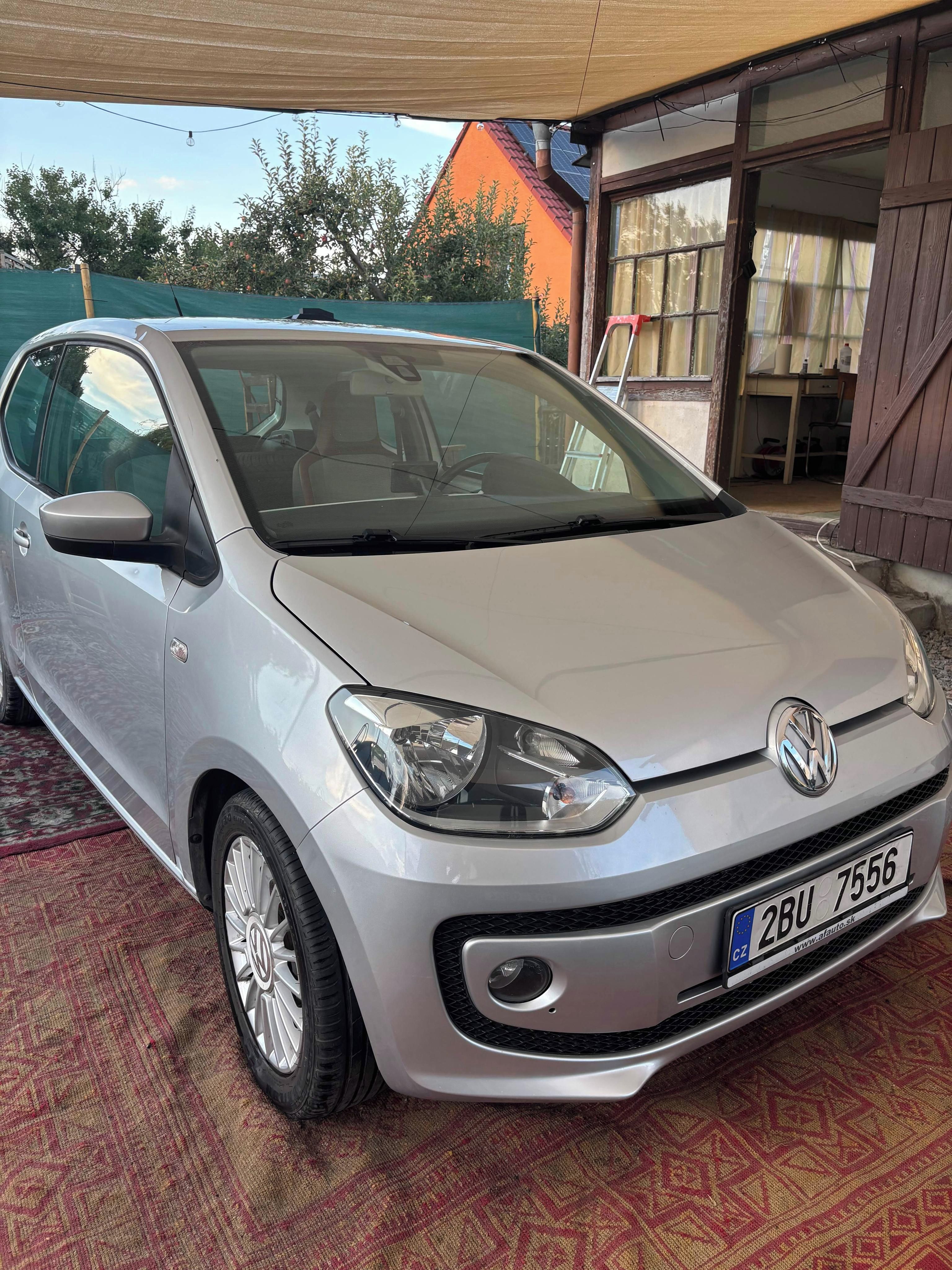 Volkswagen Up!, Volkswagen Up! 55 kW 70HP - fotka 4