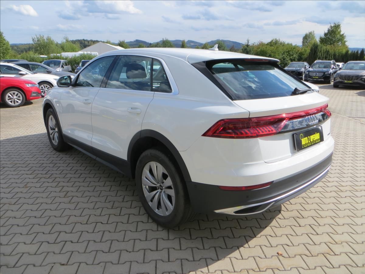 Audi Q8, 3,0 TFSI quattro tiptronic 250 - fotka 5
