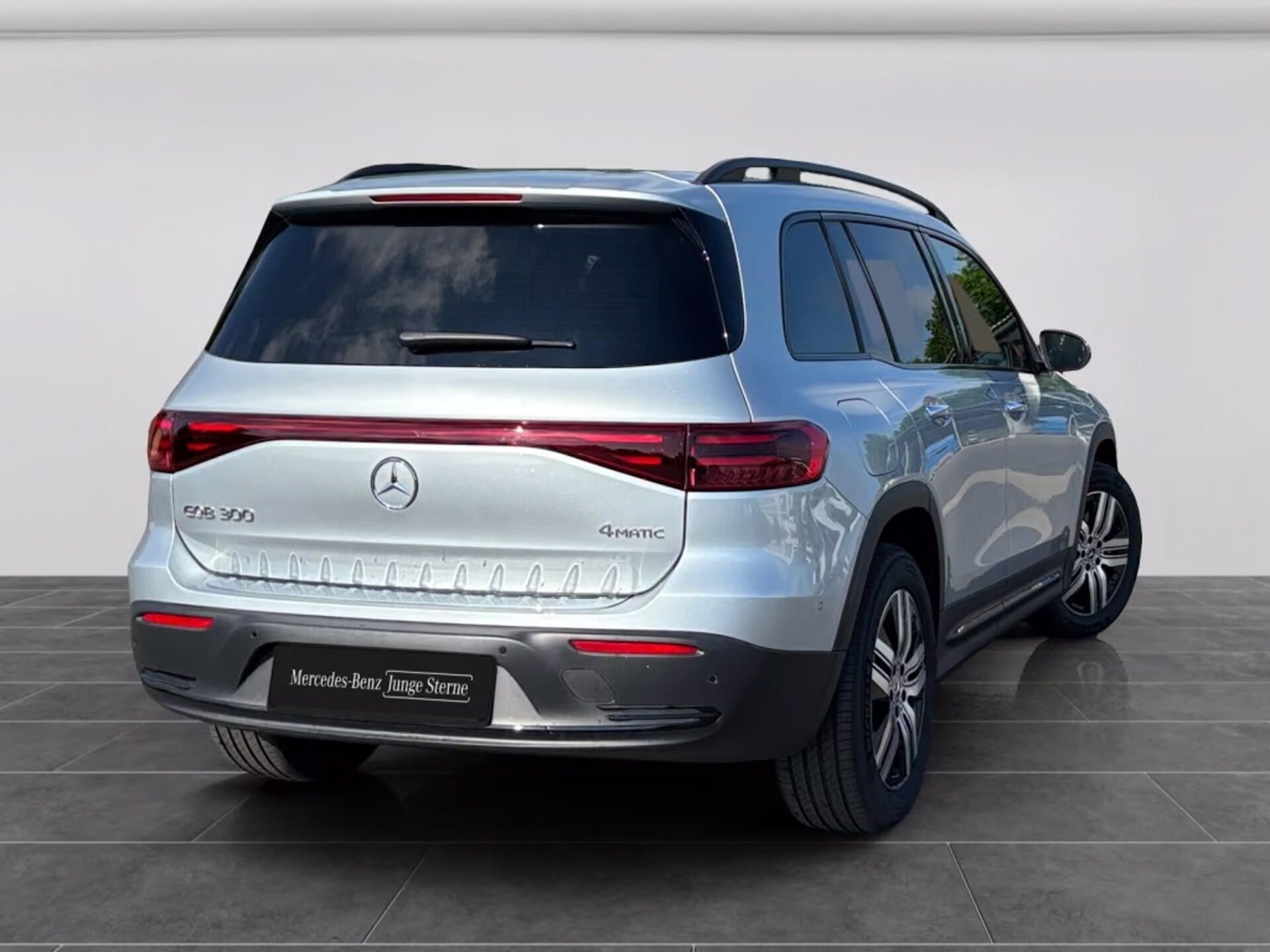 Mercedes-Benz EQB, 300 4M 7míst Pano Distro Kam - fotka 3