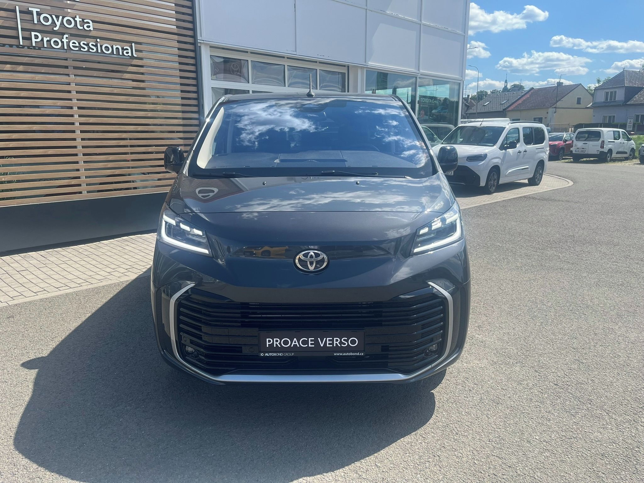 Toyota Proace Verso, 2.2L Family 180k TAŽNÉ - fotka 2