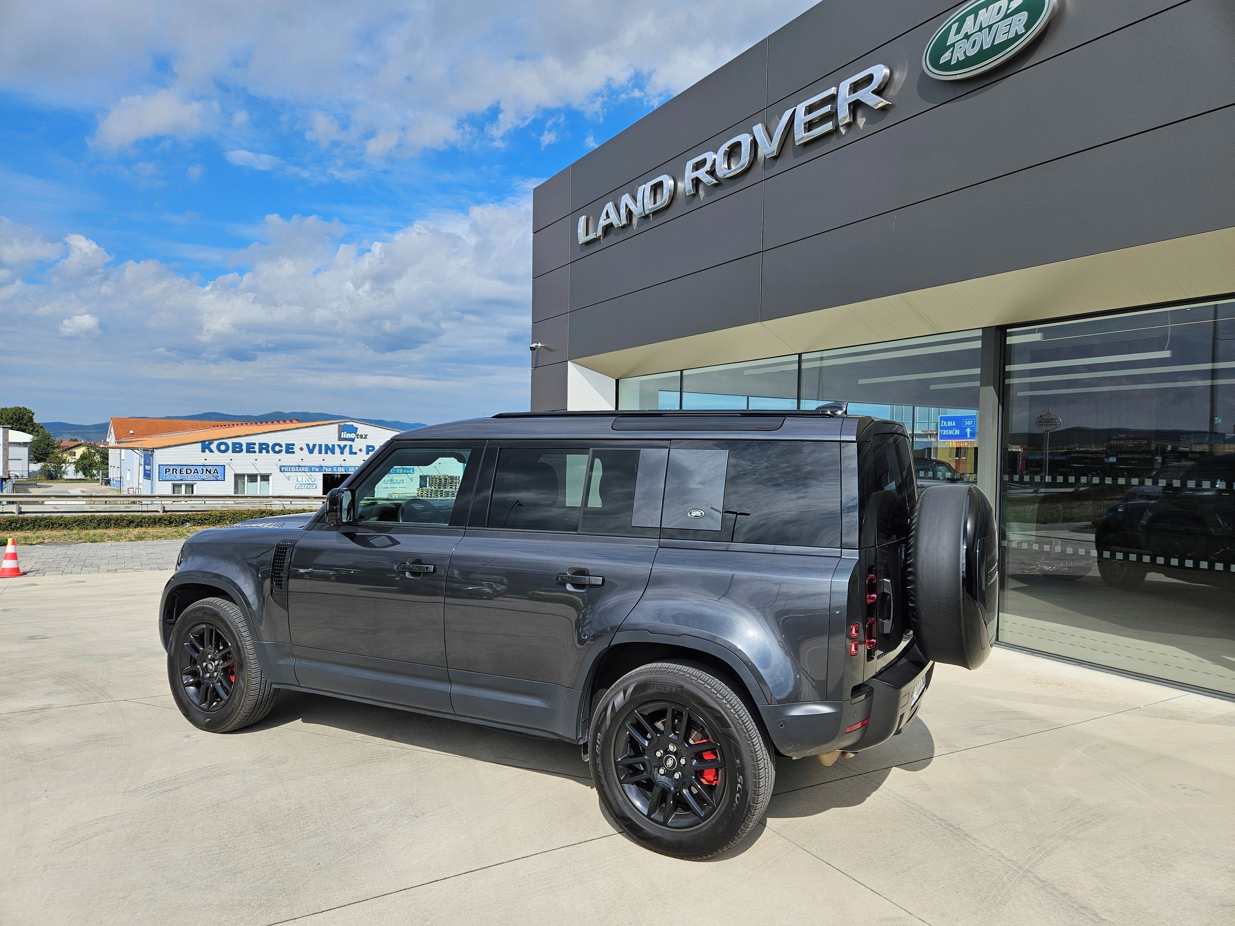 Land Rover Defender, Land Rover Defender 110 3.0D I - fotka 2