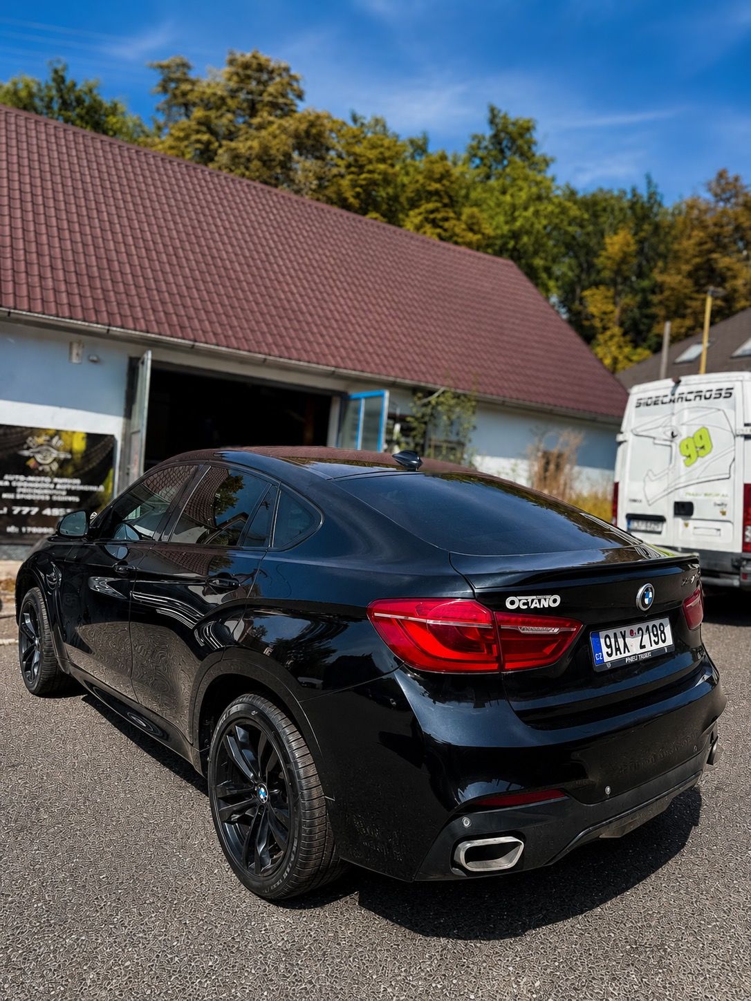 BMW X6, M50d 280kW - fotka 2