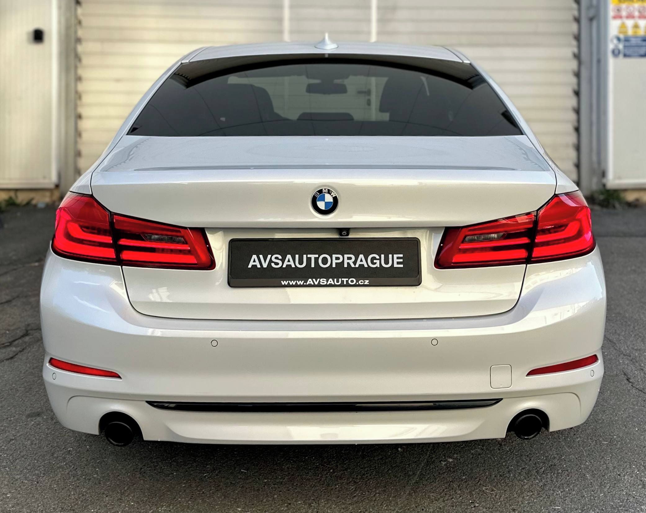 BMW Řada 5, G30 XDRIVE SPORT-LINE SEDAN - fotka 5