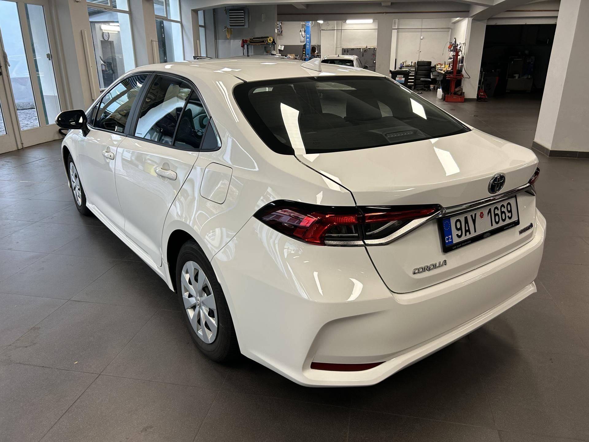 Toyota Corolla, 1.8 Hybrid AT LED Kamera - fotka 3