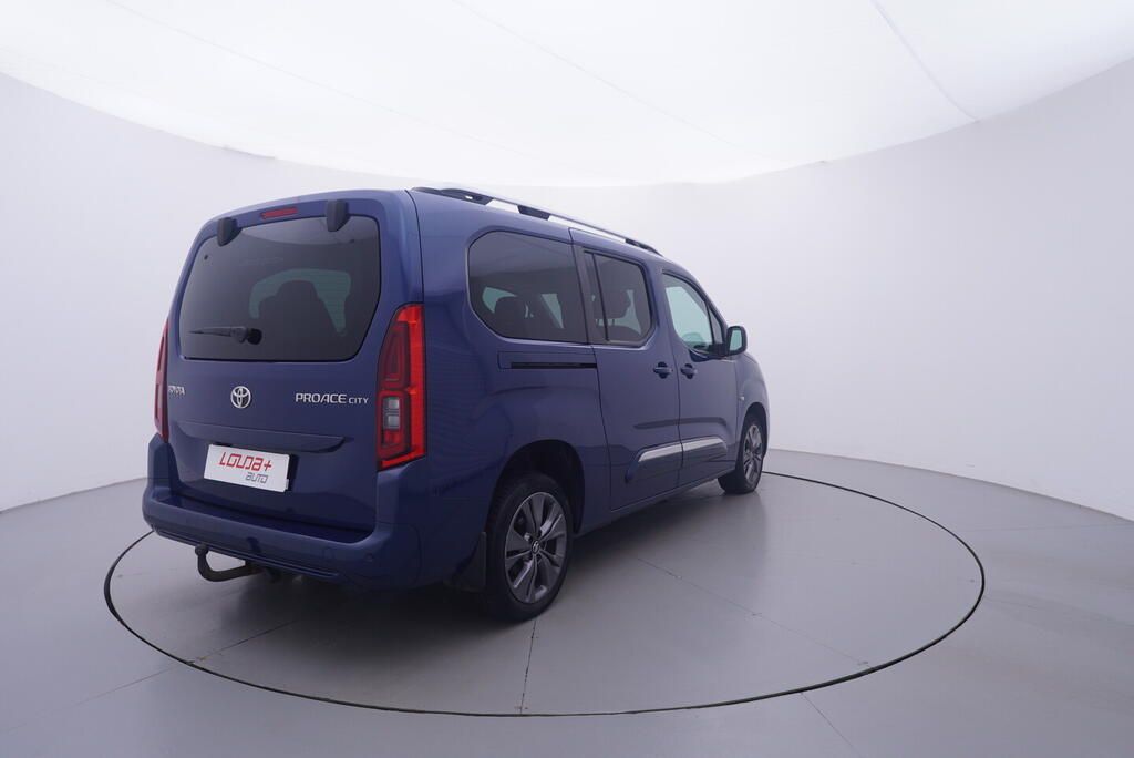 Toyota Proace City Verso, 1.5 D4-D 96 kW - fotka 5