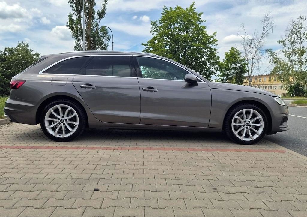 Audi A4 Avant, 40 TDI quattro Stronic Sline - fotka 4