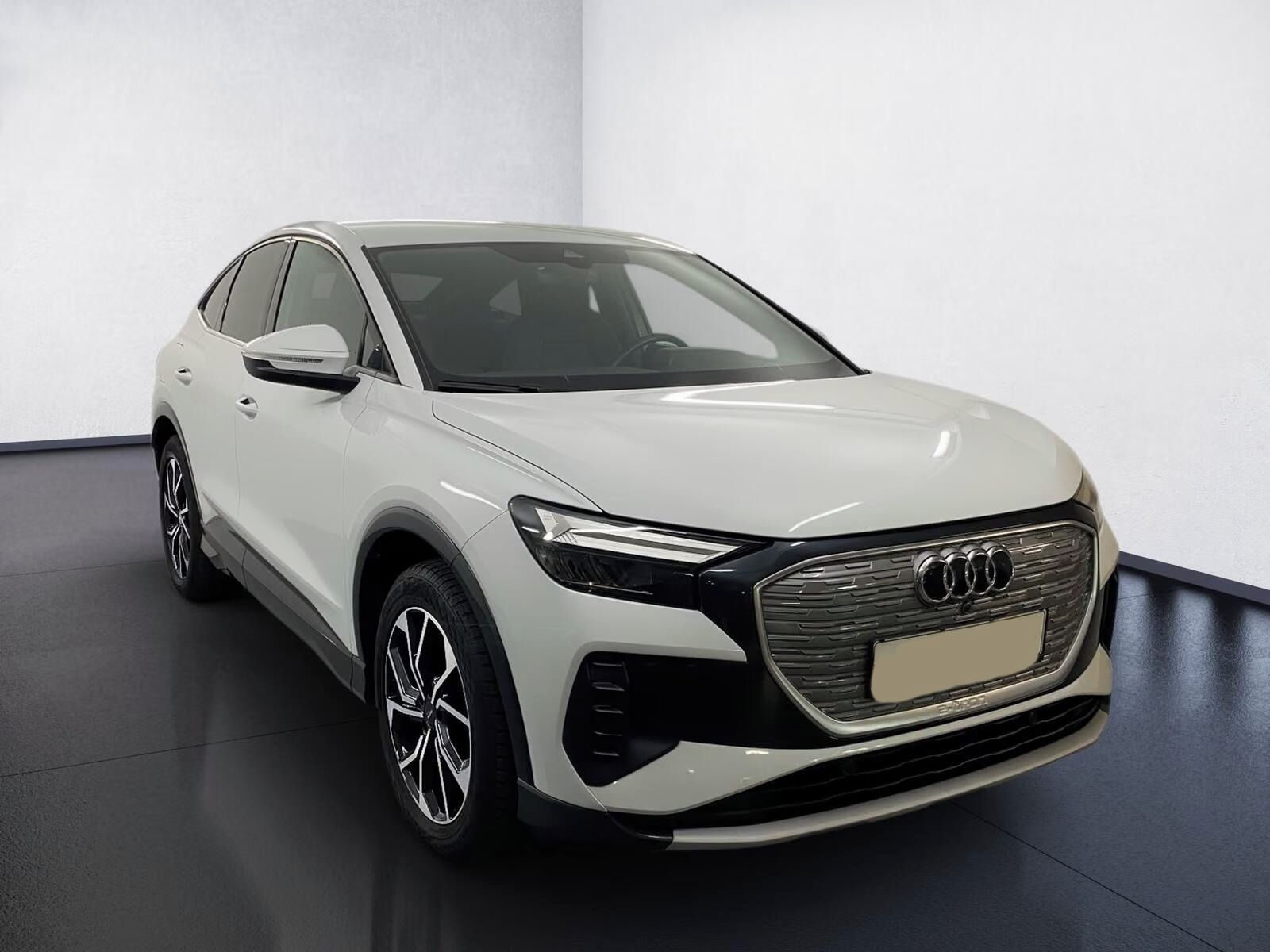 Audi Q4 e-tron, 40 150KW*Navi*Led*DAB*PDC* - fotka 3