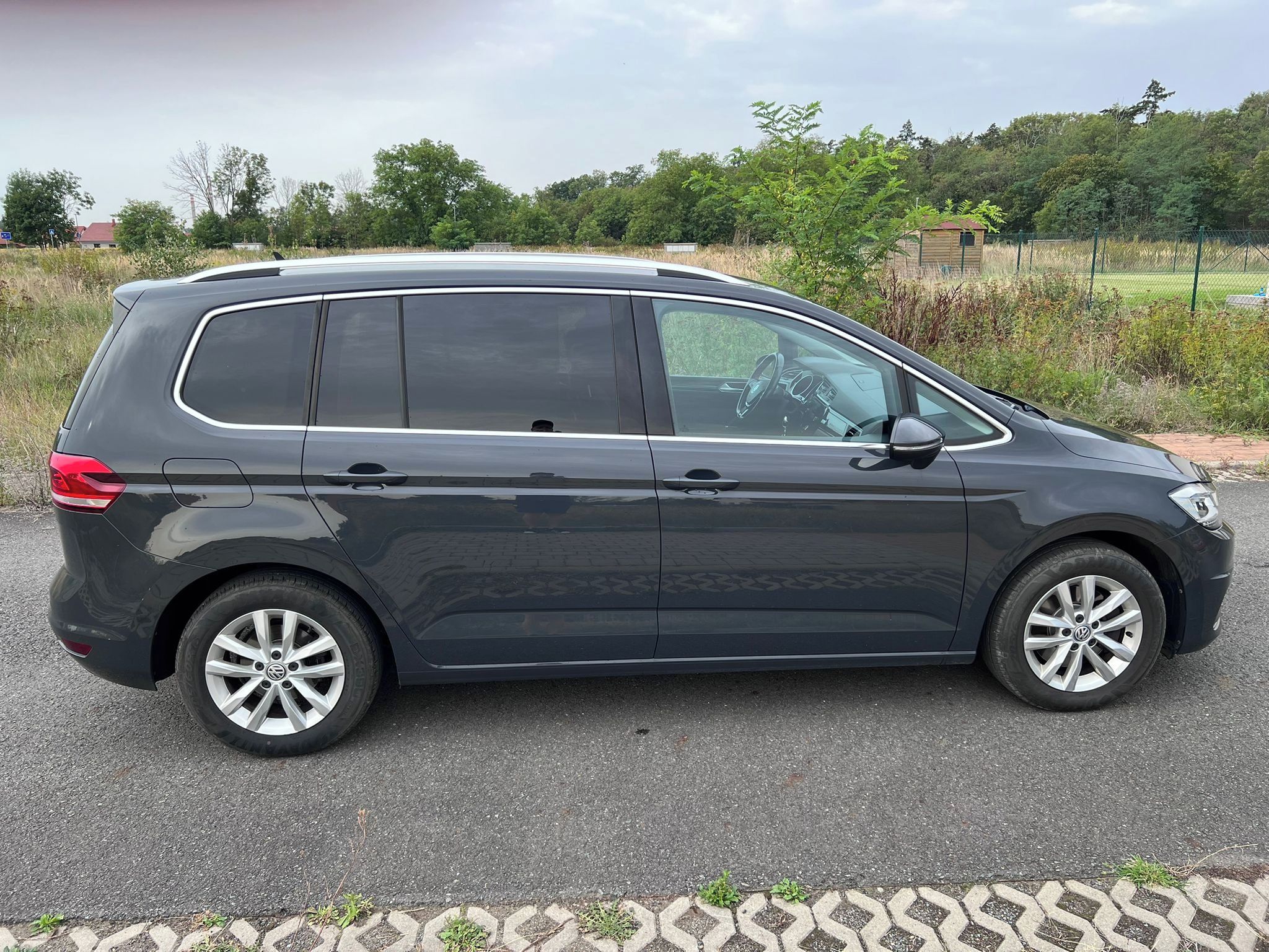 Volkswagen Touran, 1.5TSI Highline DSG, původ ČR - fotka 2