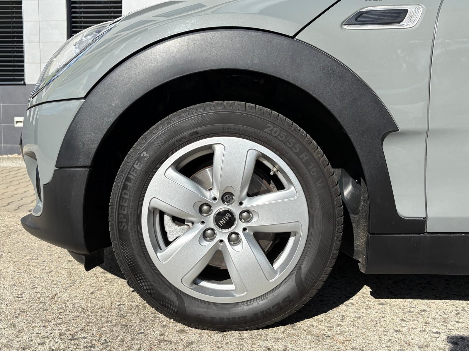 Mini Clubman, Cooper 1.5i 100 kW Moonwalk,ČR - fotka 6