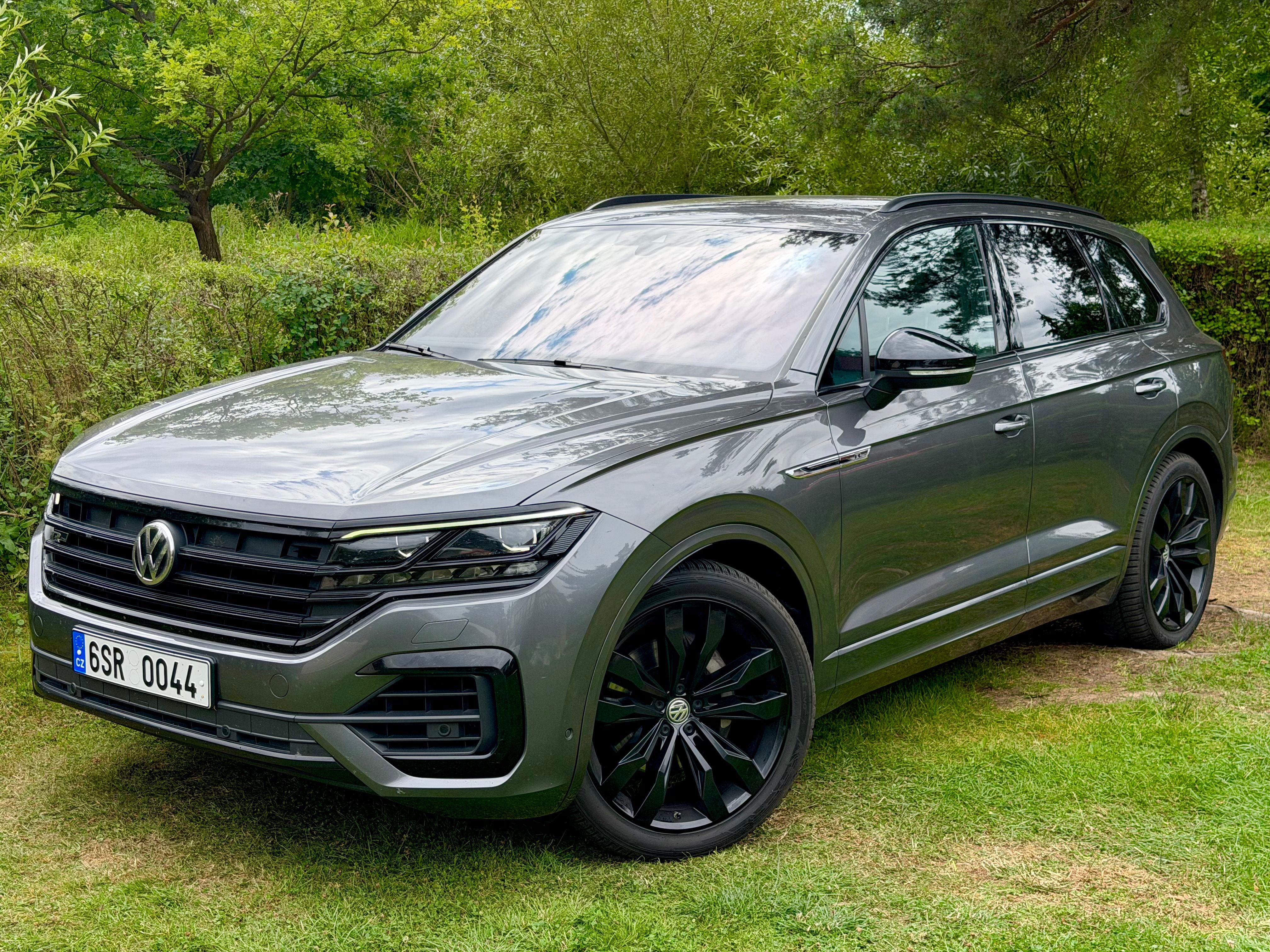 Volkswagen Touareg, R line 3.0 210kW CZ vzduch taž - fotka 4