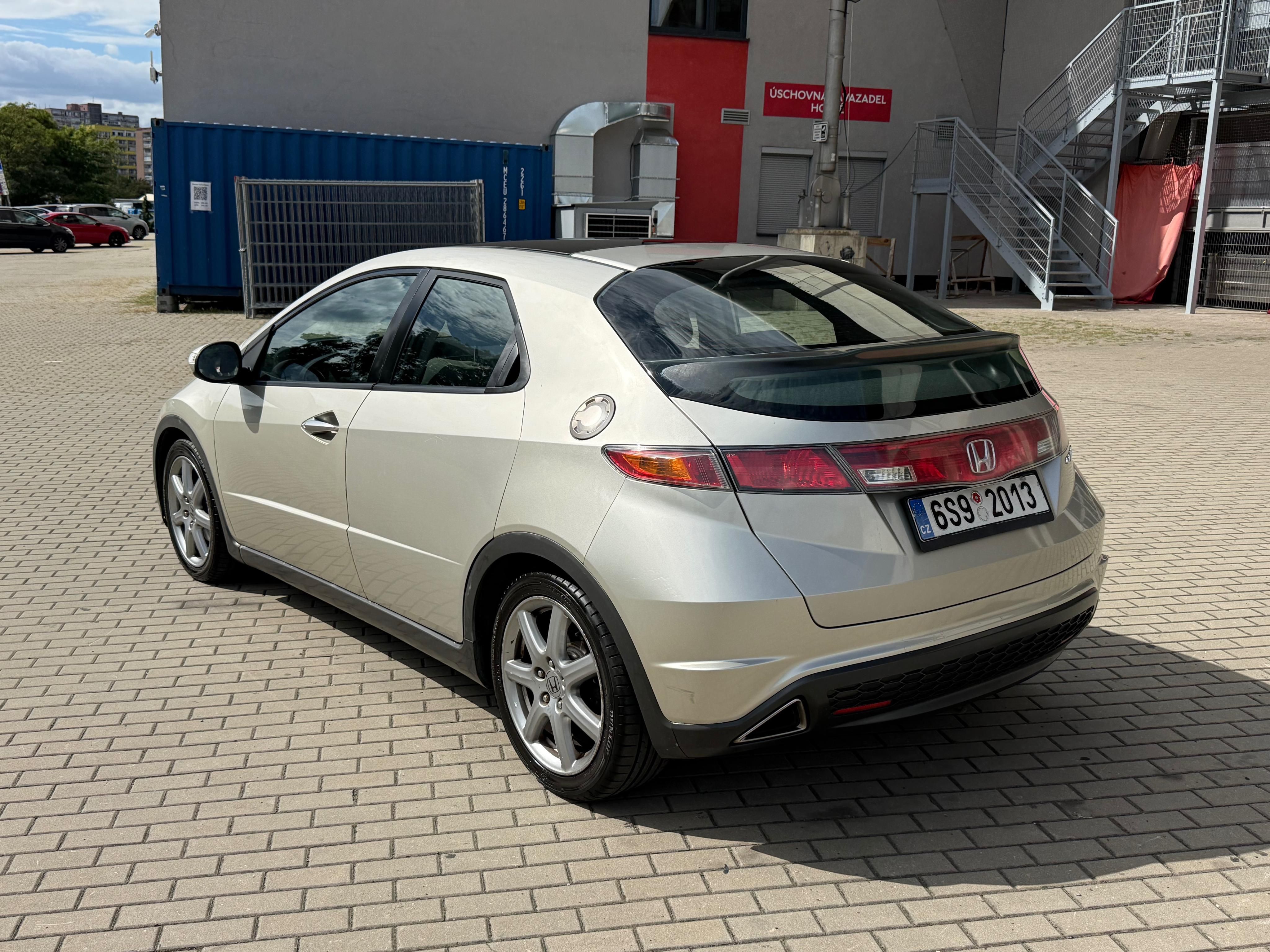 Honda Civic, 1.8V-TEC, 103kw Nová STK - fotka 3