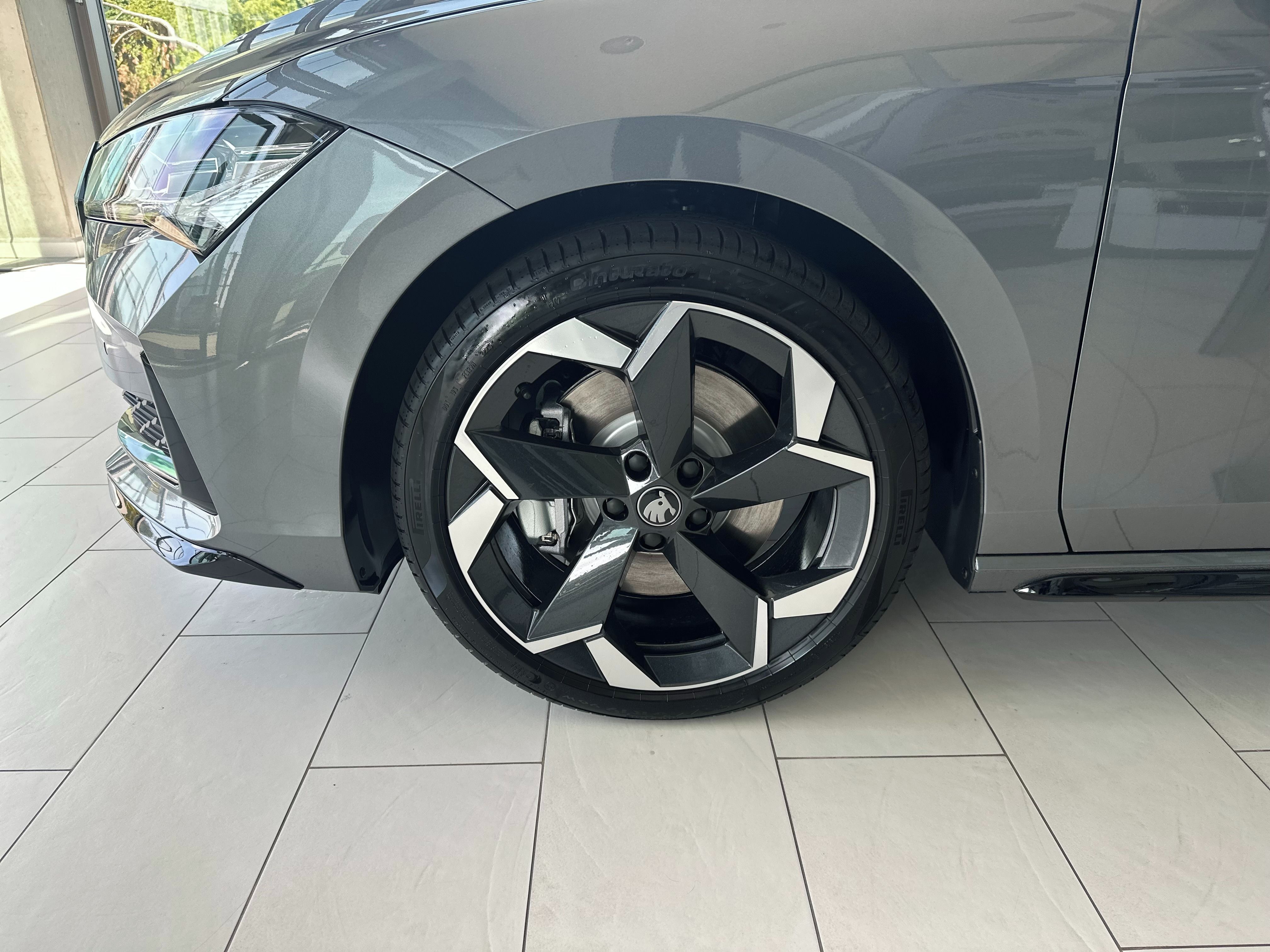 Škoda Superb, Sportline 2,0 TDI 142 kW 4x4 - fotka 4