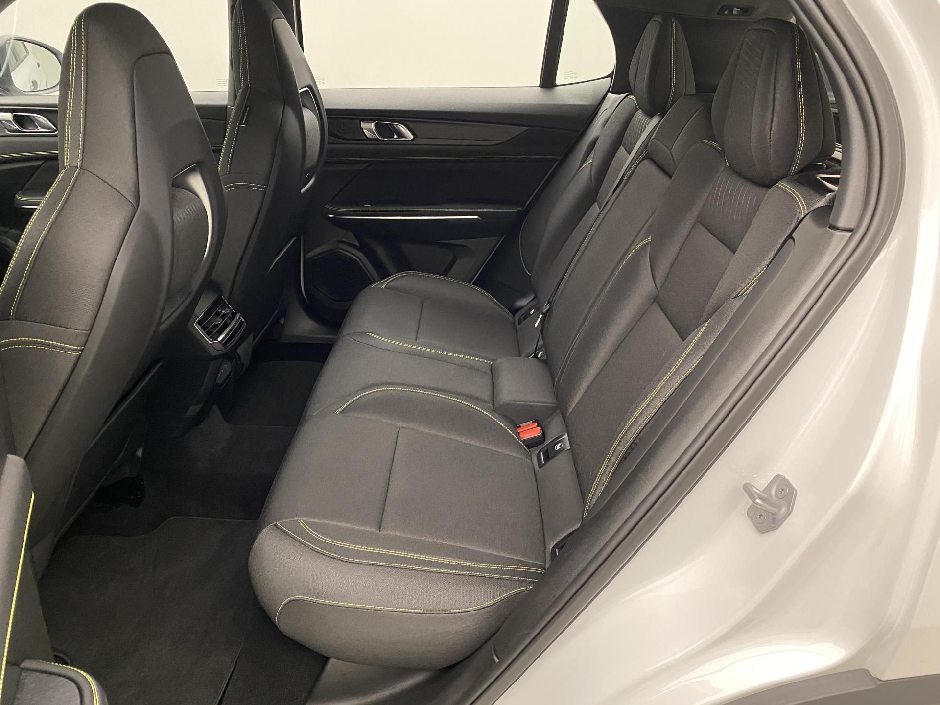 Lynk & Co 01, CORE PHEV AUT CZ 1.maj - fotka 4