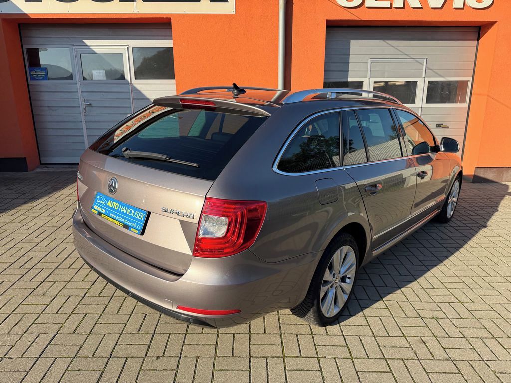 Škoda Superb, 2.0 TDI 103KW NAVI - fotka 2