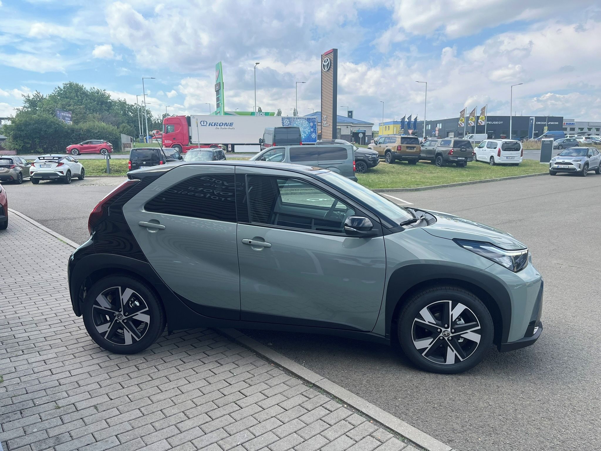 Toyota Aygo, 1.5L HEV Style Smart - fotka 4