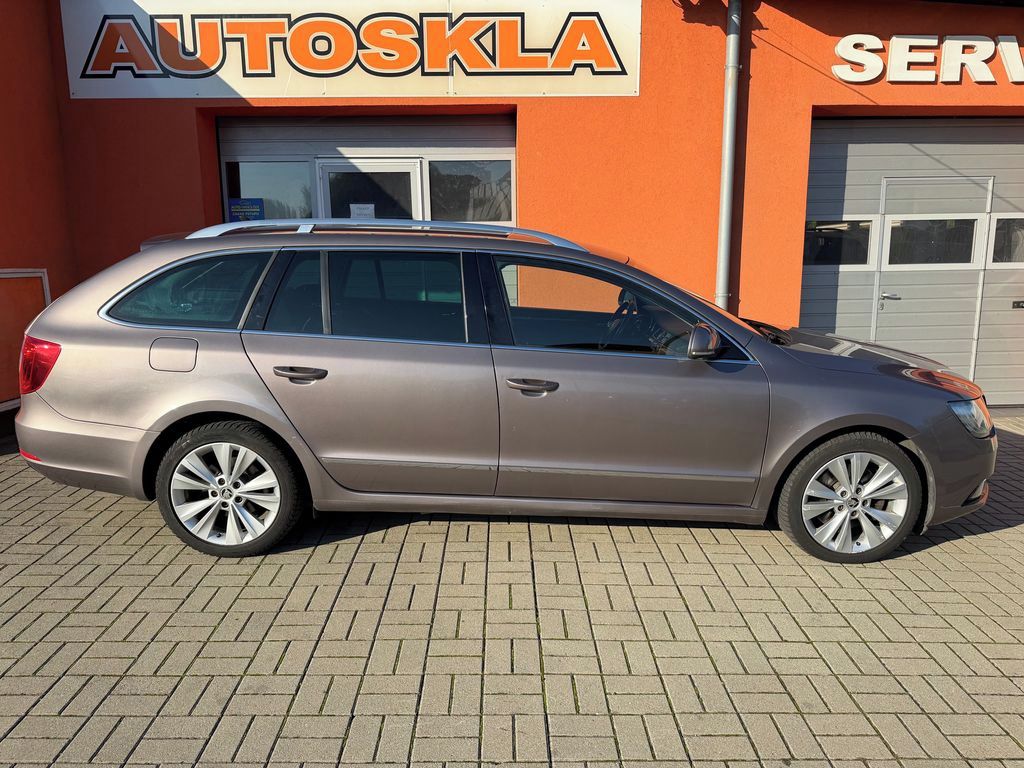 Škoda Superb, 2.0 TDI 103KW NAVI - fotka 4