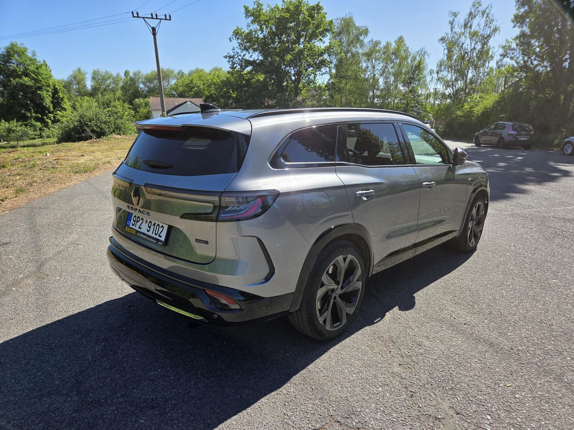 Renault Espace, esprit Alpine E-Tech 7 míst - fotka 5