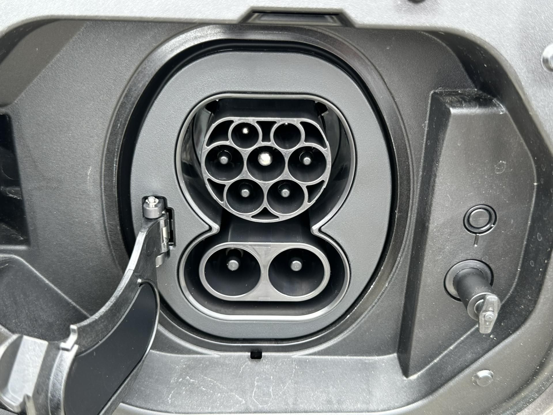 Toyota bZ4X, Touring AWD - Executive 74kWh - fotka 4