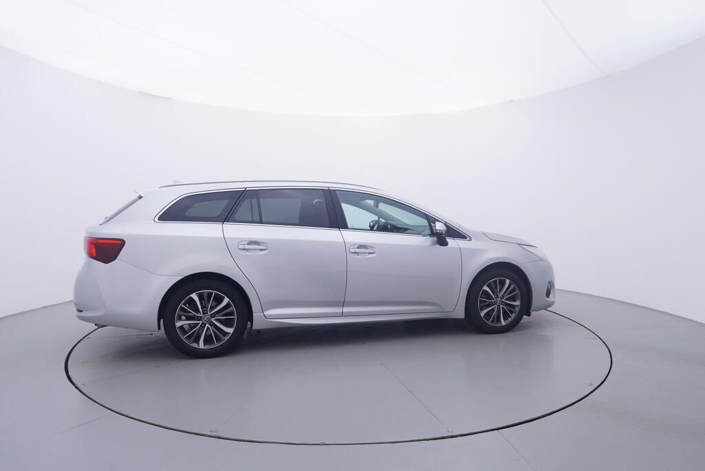 Toyota Avensis, 2.0 D4 105 kW - fotka 6