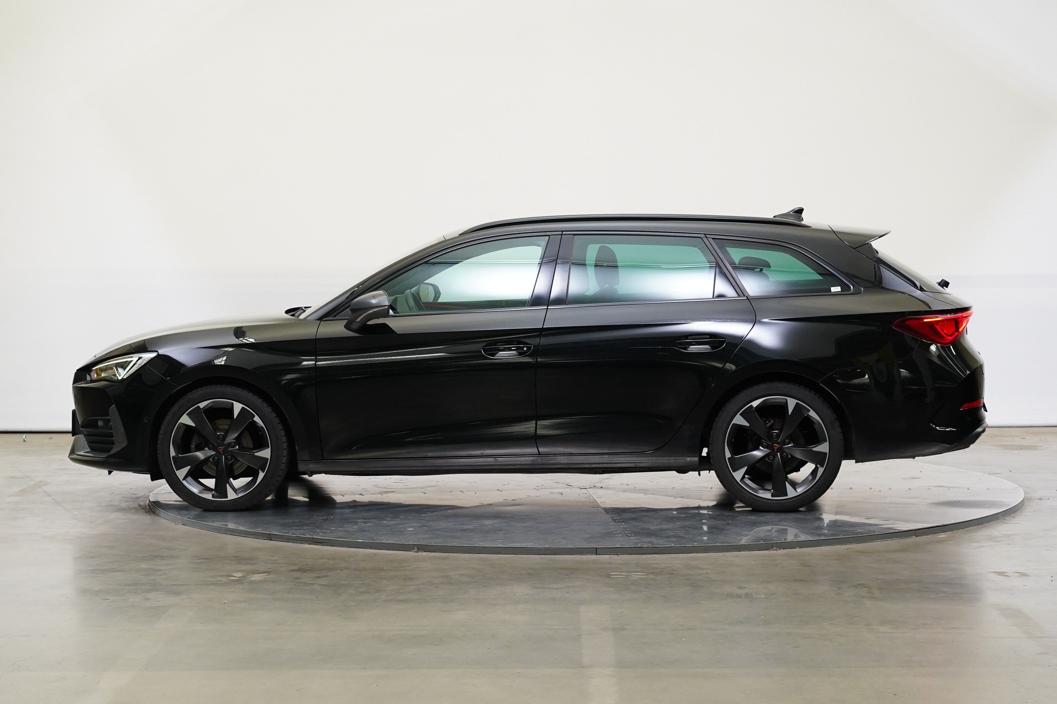 Cupra Leon, 1.5 eTSI 110 kW ST - fotka 3