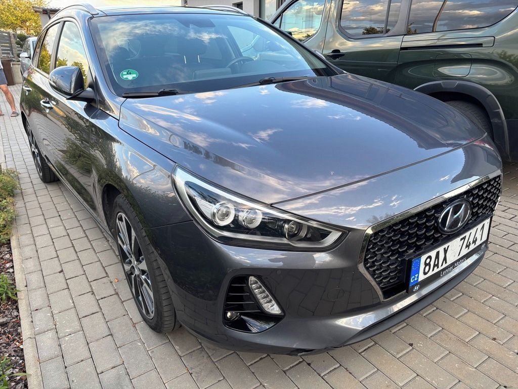 Hyundai i30, Nadstandardní výbava - fotka 4