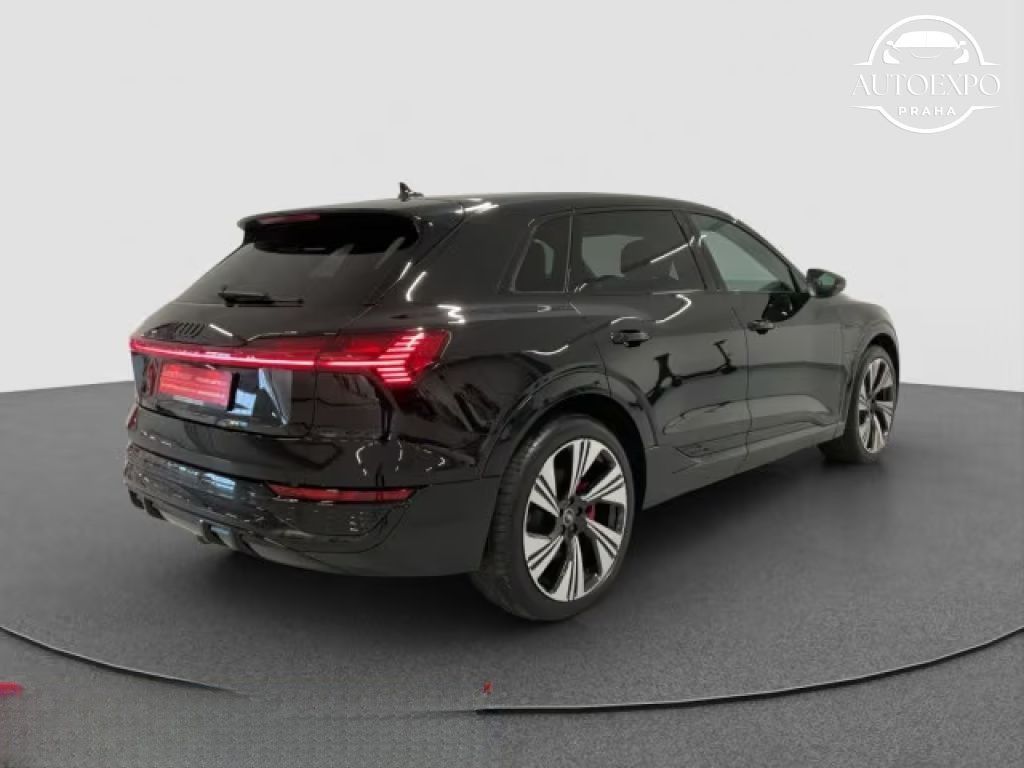Audi Q8 e-tron, Q8 55 e-tron 2x S-Line* - fotka 3
