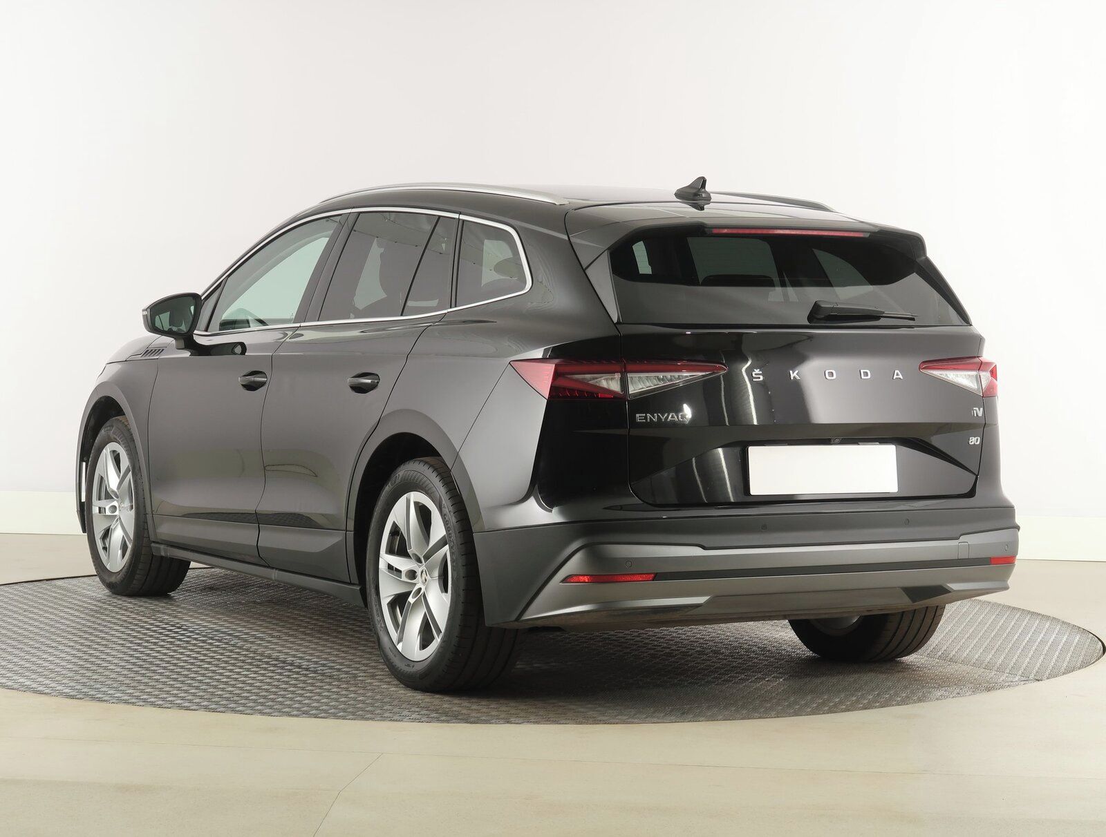 Škoda Enyaq iV, iV 80 (82 kWh), SoH 96% - fotka 4