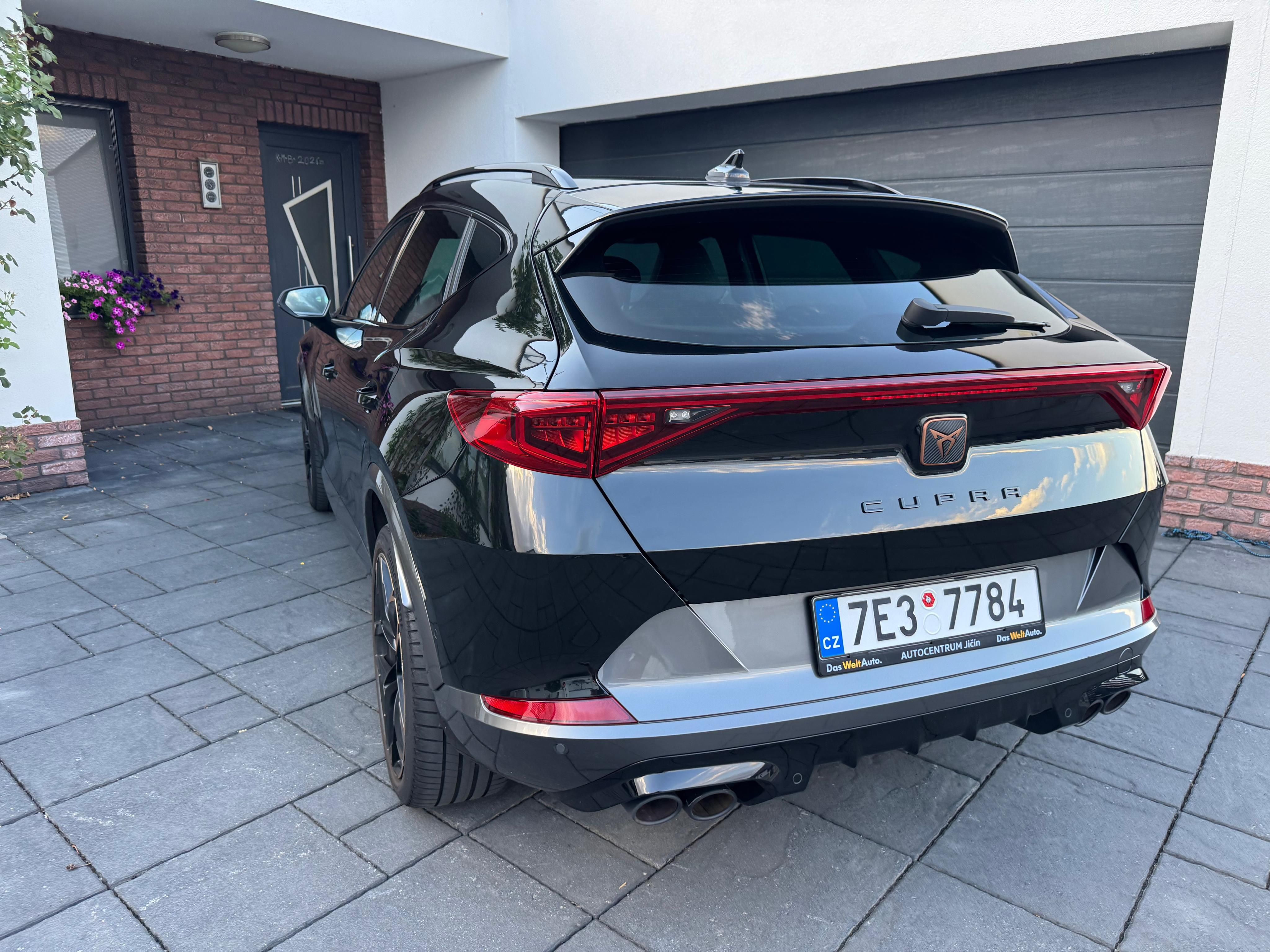 Cupra Formentor, 2.0TSI, 228kW, 42.000km - fotka 4