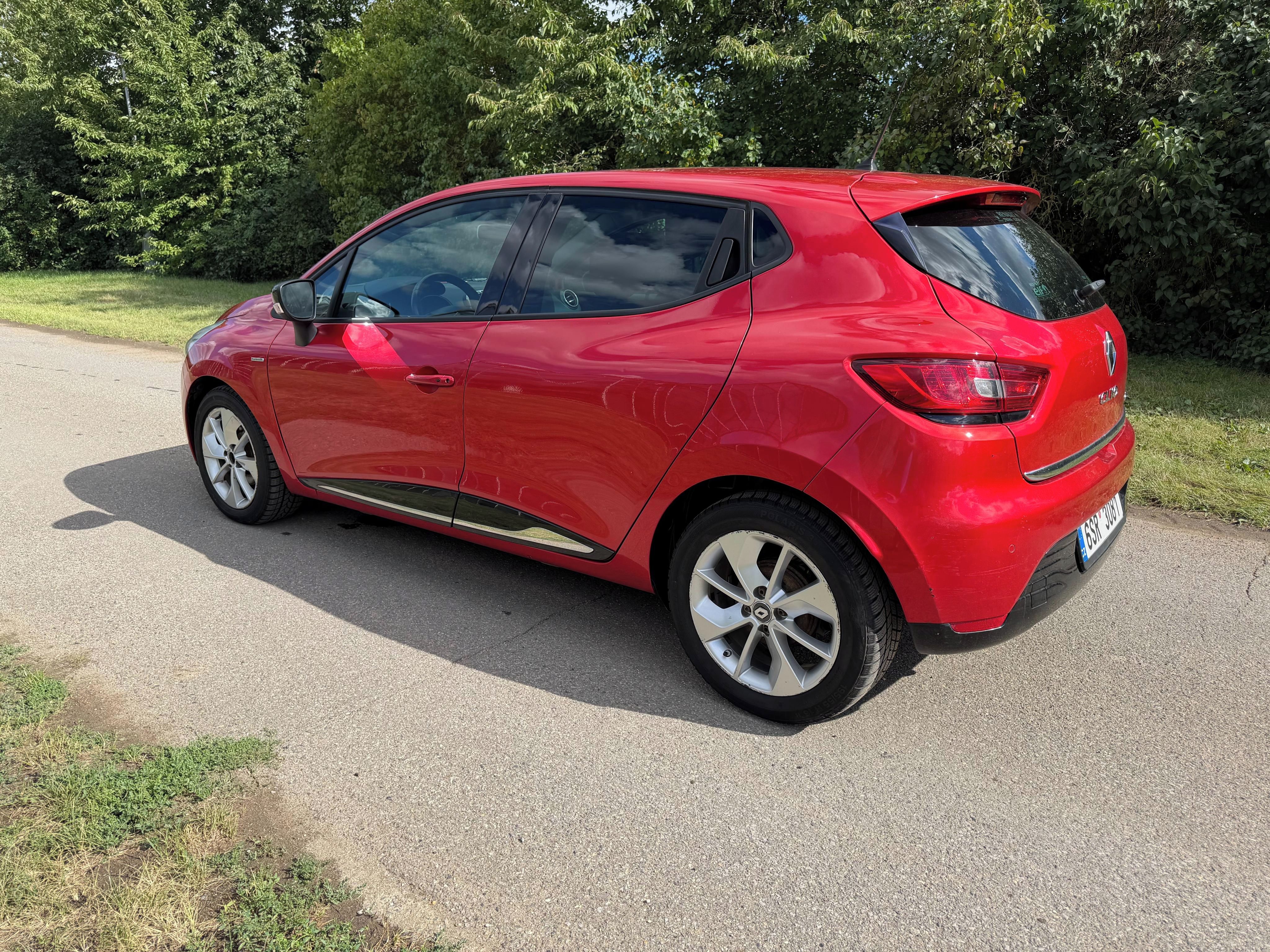 Renault Clio, 1. maj. původ ČR,celoroč garáž - fotka 3