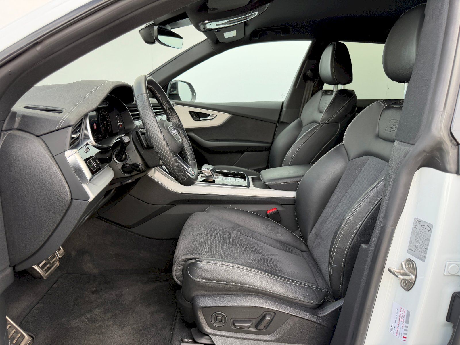Audi Q8, 50 TDI 210kW Quattro S-LINE - fotka 5