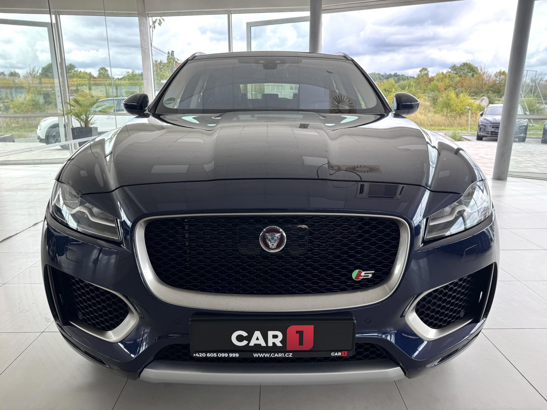 Jaguar F-Pace, 30d S*AWD*Max.Výb*Webasto*DPH - fotka 3