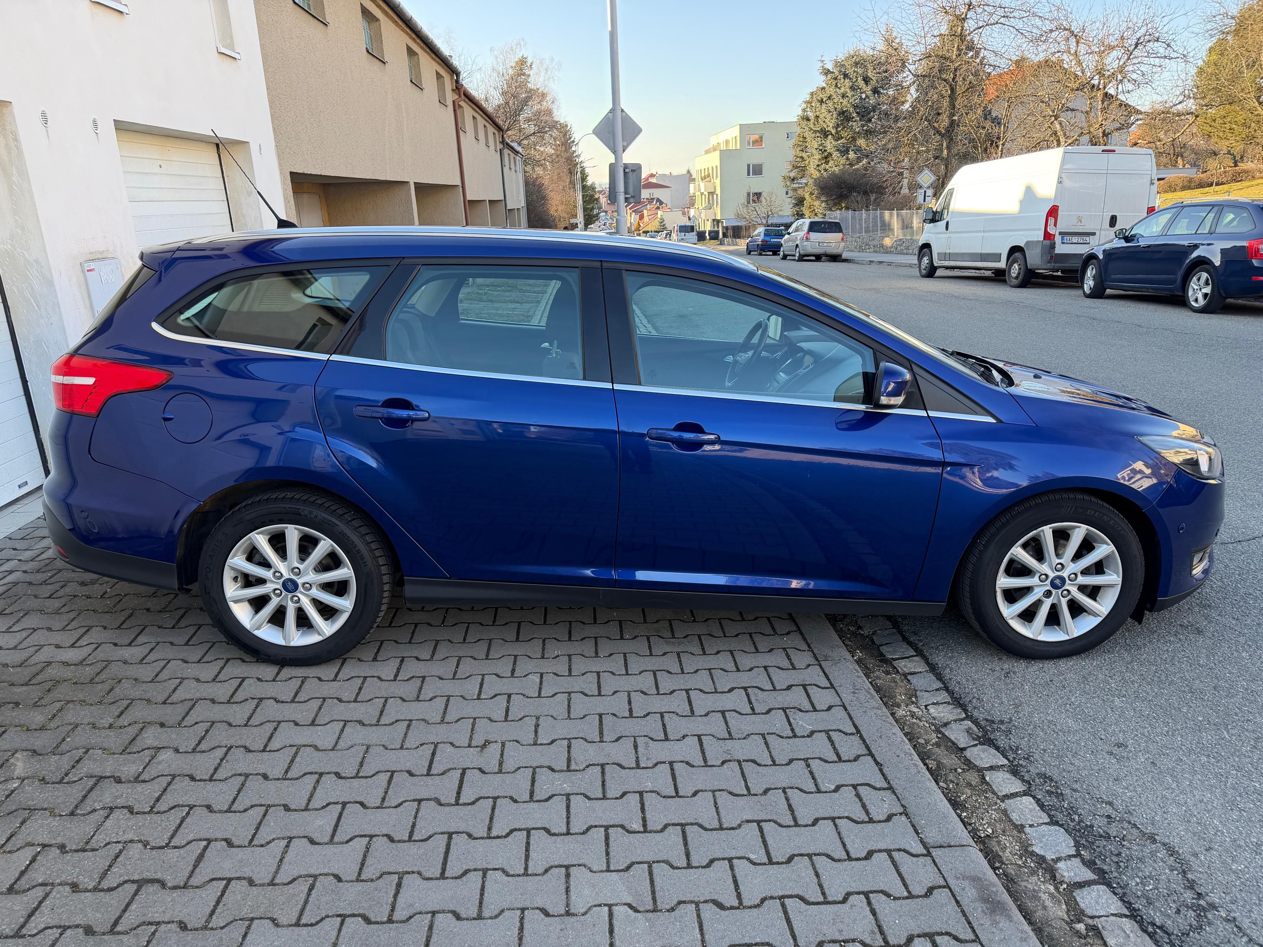 Ford Focus, 1.5tdci, klima, kamera, vyhrev - fotka 5