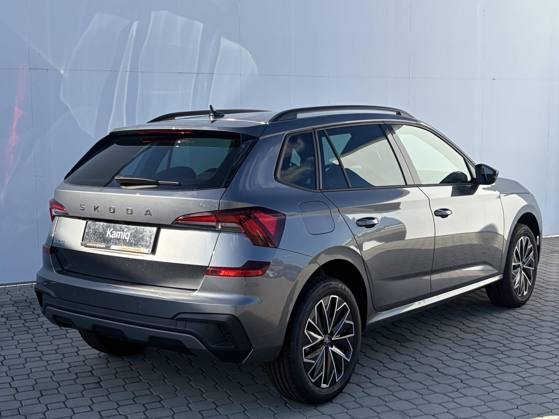 Škoda Kamiq, Dynamic 1,0 TSI 85 kW DSG 7  1 - fotka 5