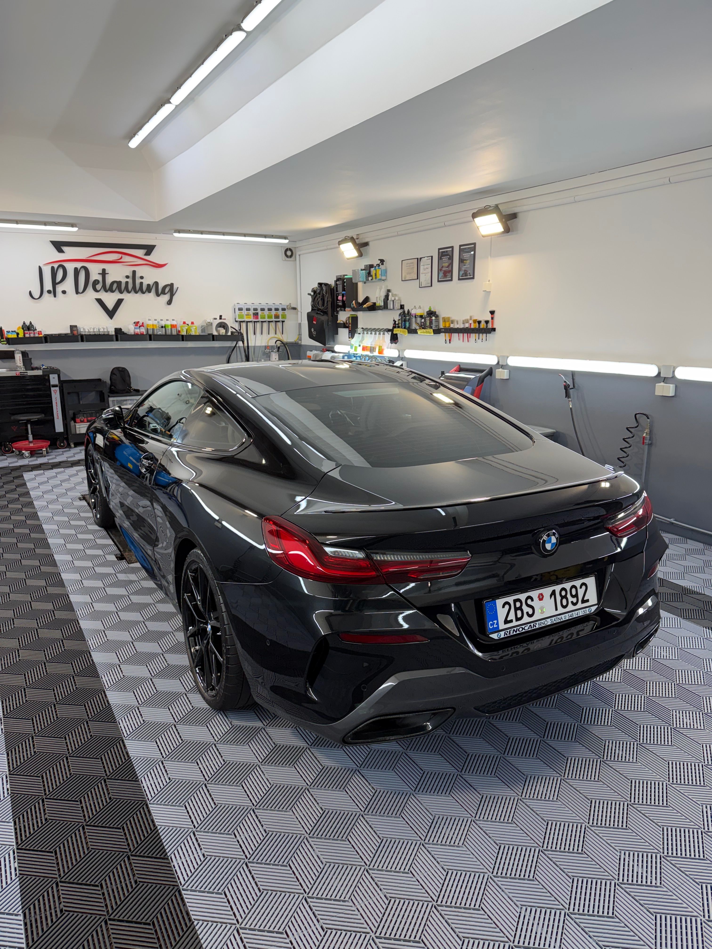 BMW Řada 8, BMW 840D XDRIVE - fotka 4