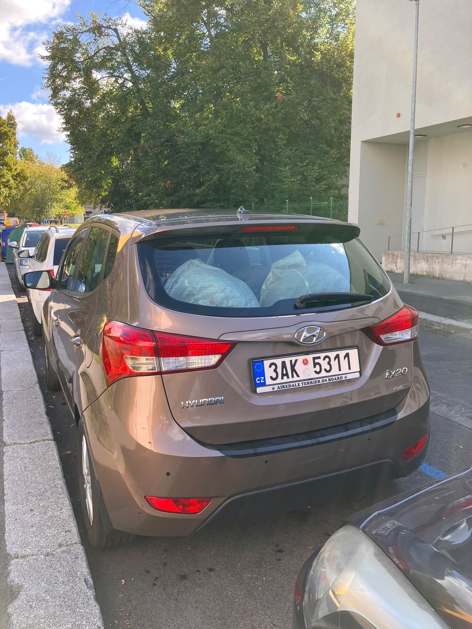 Hyundai ix20, 1.6 benzín - fotka 4