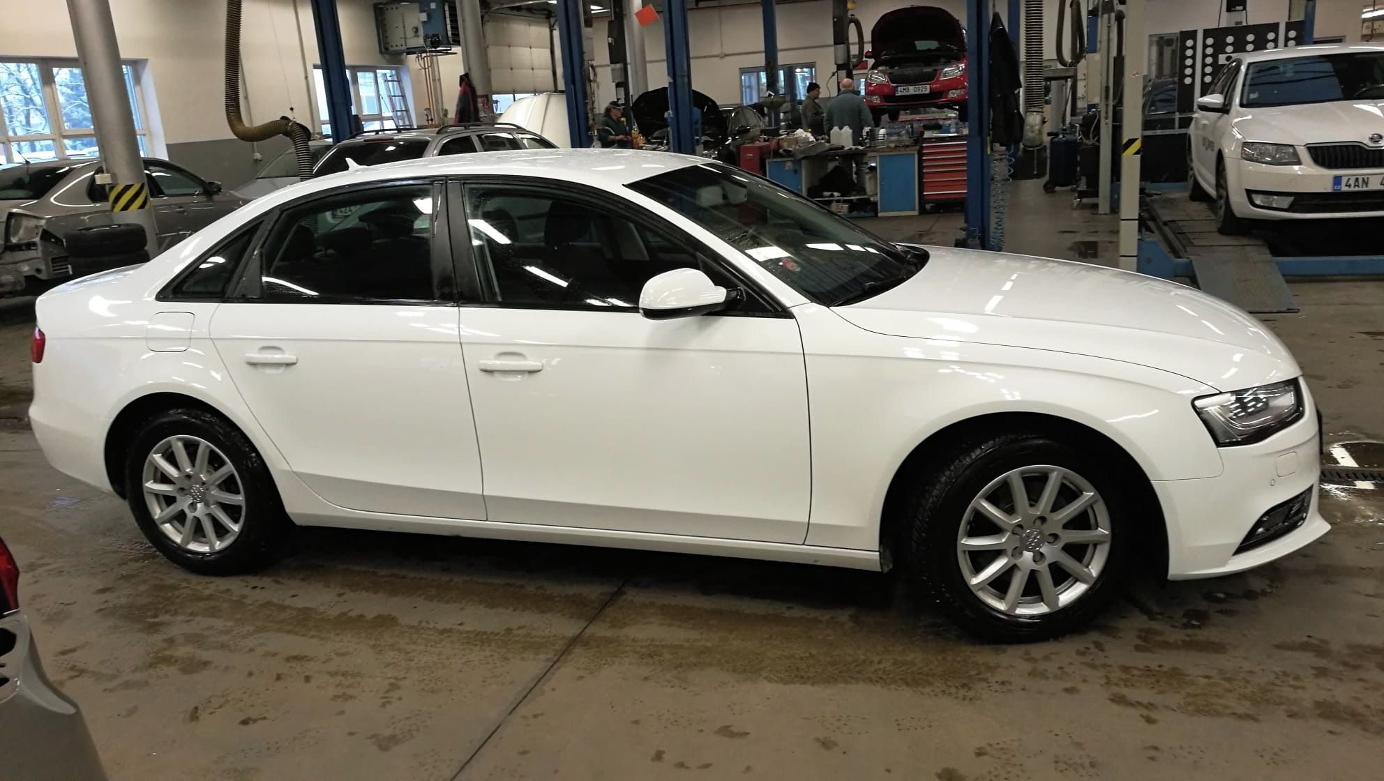 Audi A4, 1,8 TFSI - fotka 3