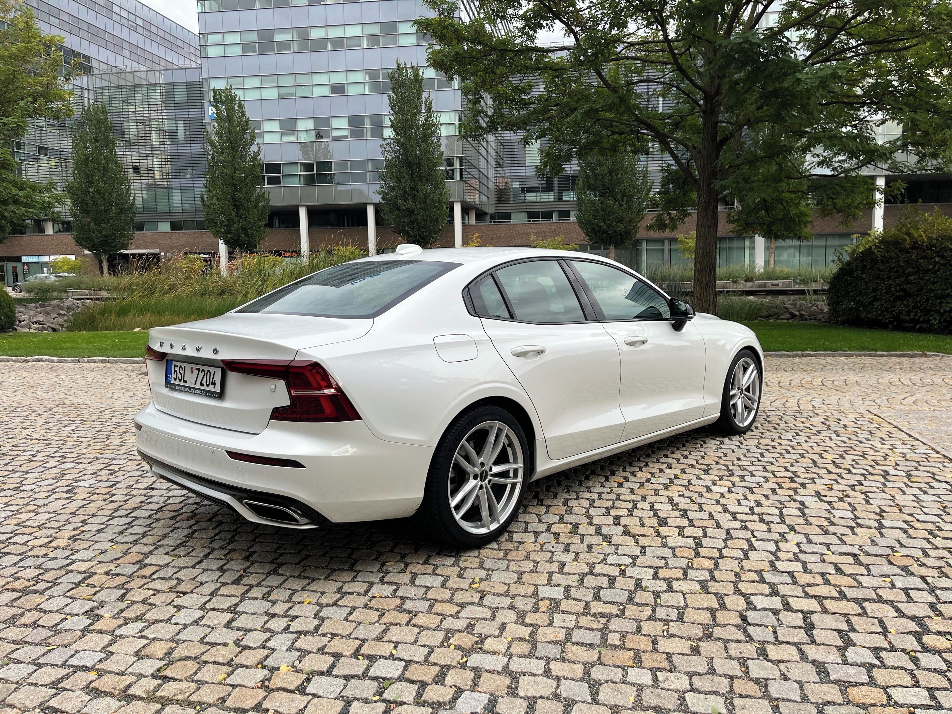 Volvo S60, R design 184kw - fotka 5